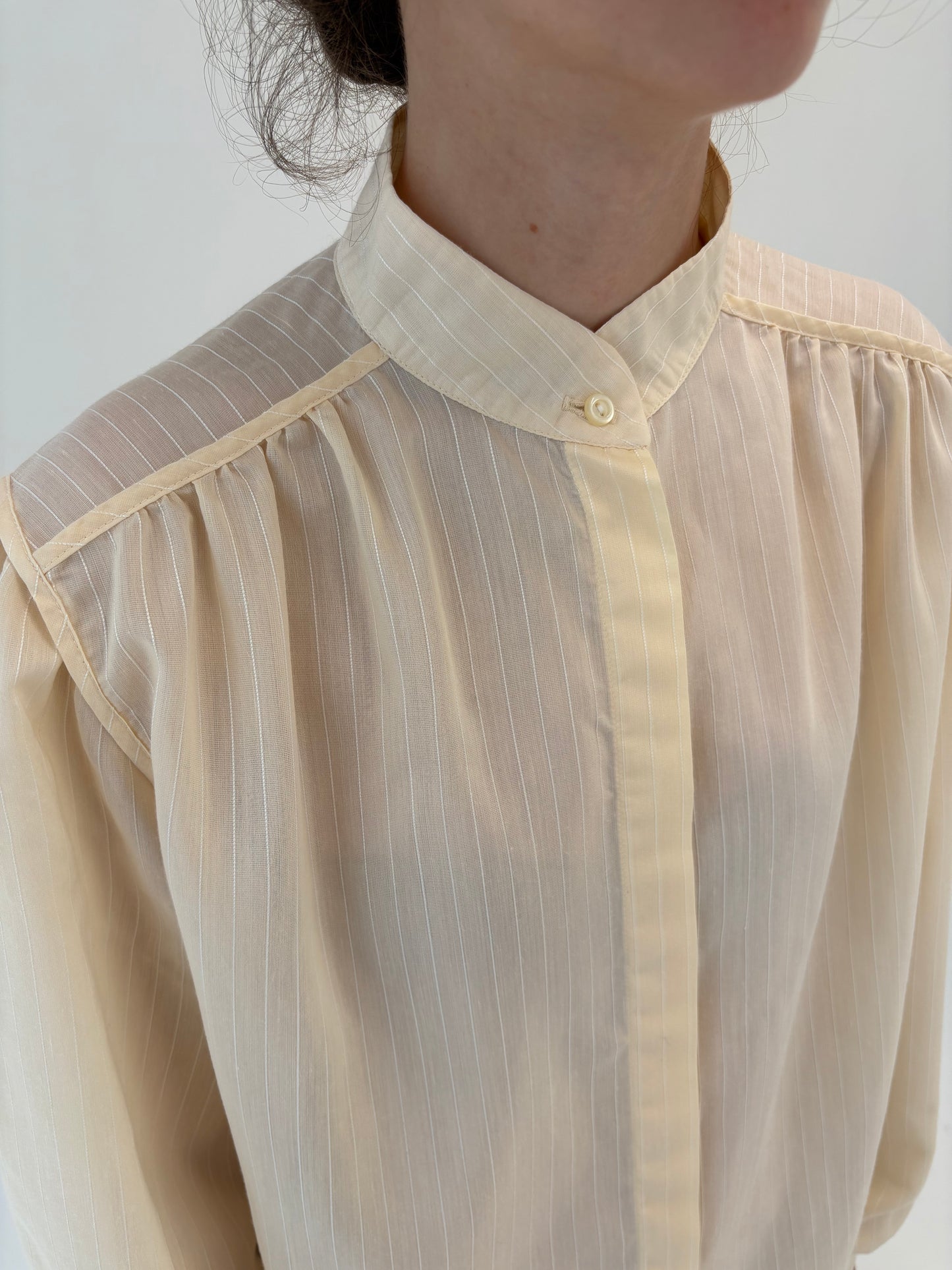 Cămașa vintage butter white din poplin moale texturat