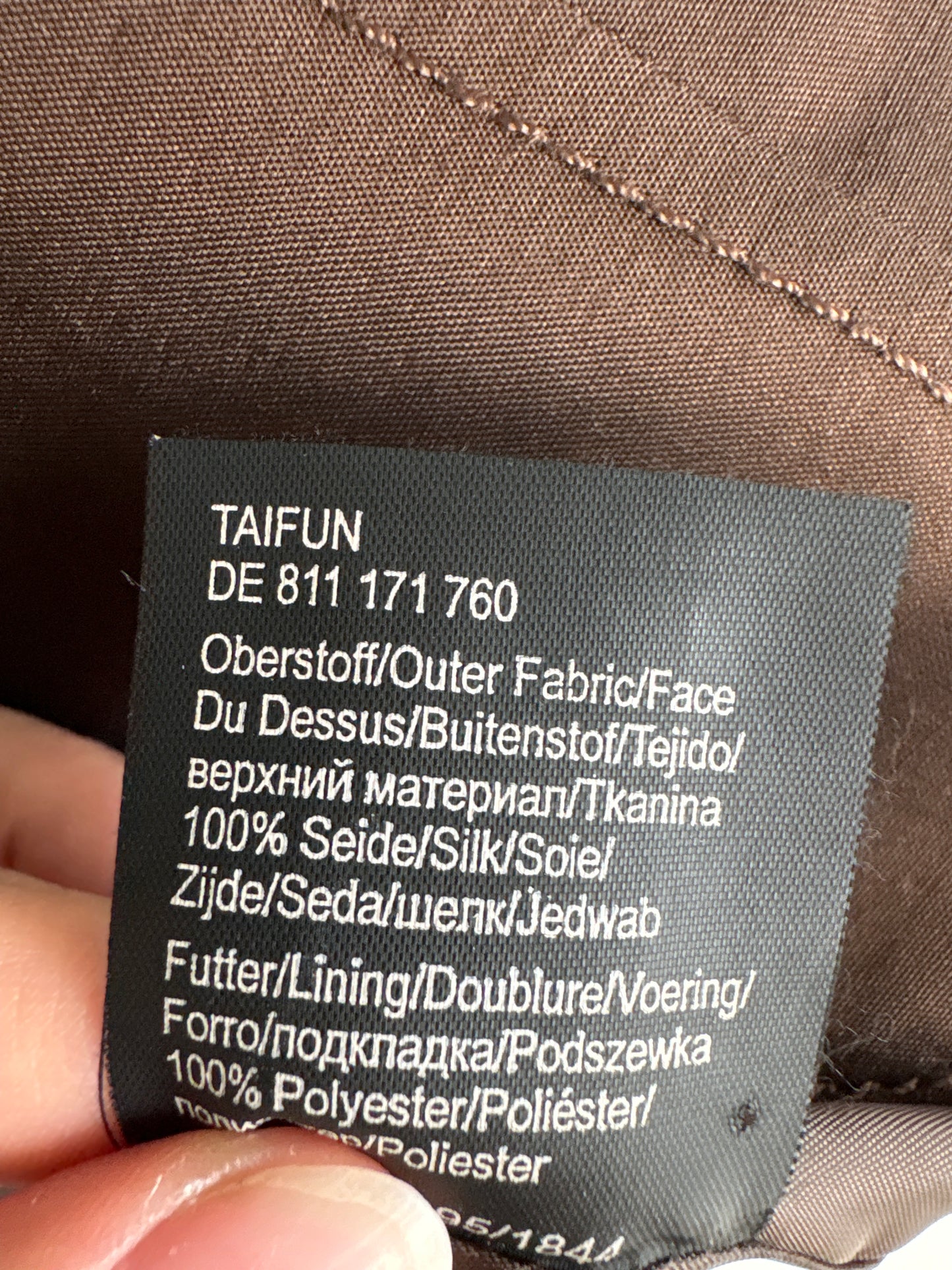 Costum în croi clasic chocolate brown din pânză de mătase naturală