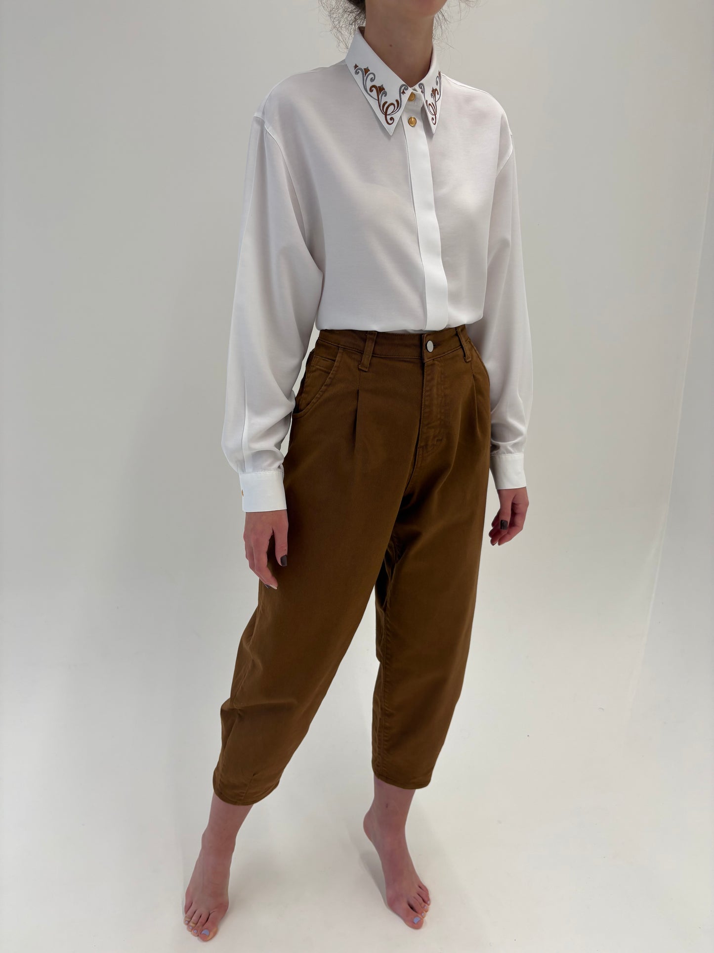 Jeans premium petite caramel brown cu talie ultra înaltă și pense