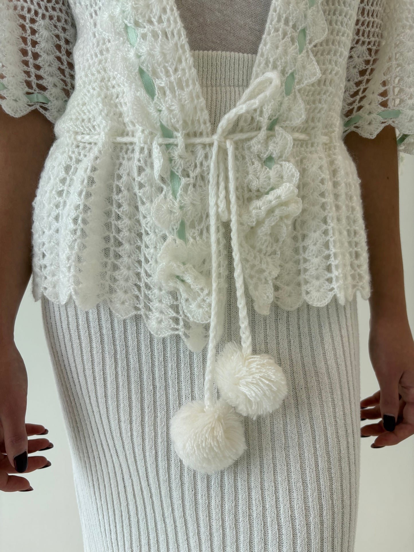 Cardigan vintage super feminin cu talie reglabilă din mix de lana extrafina