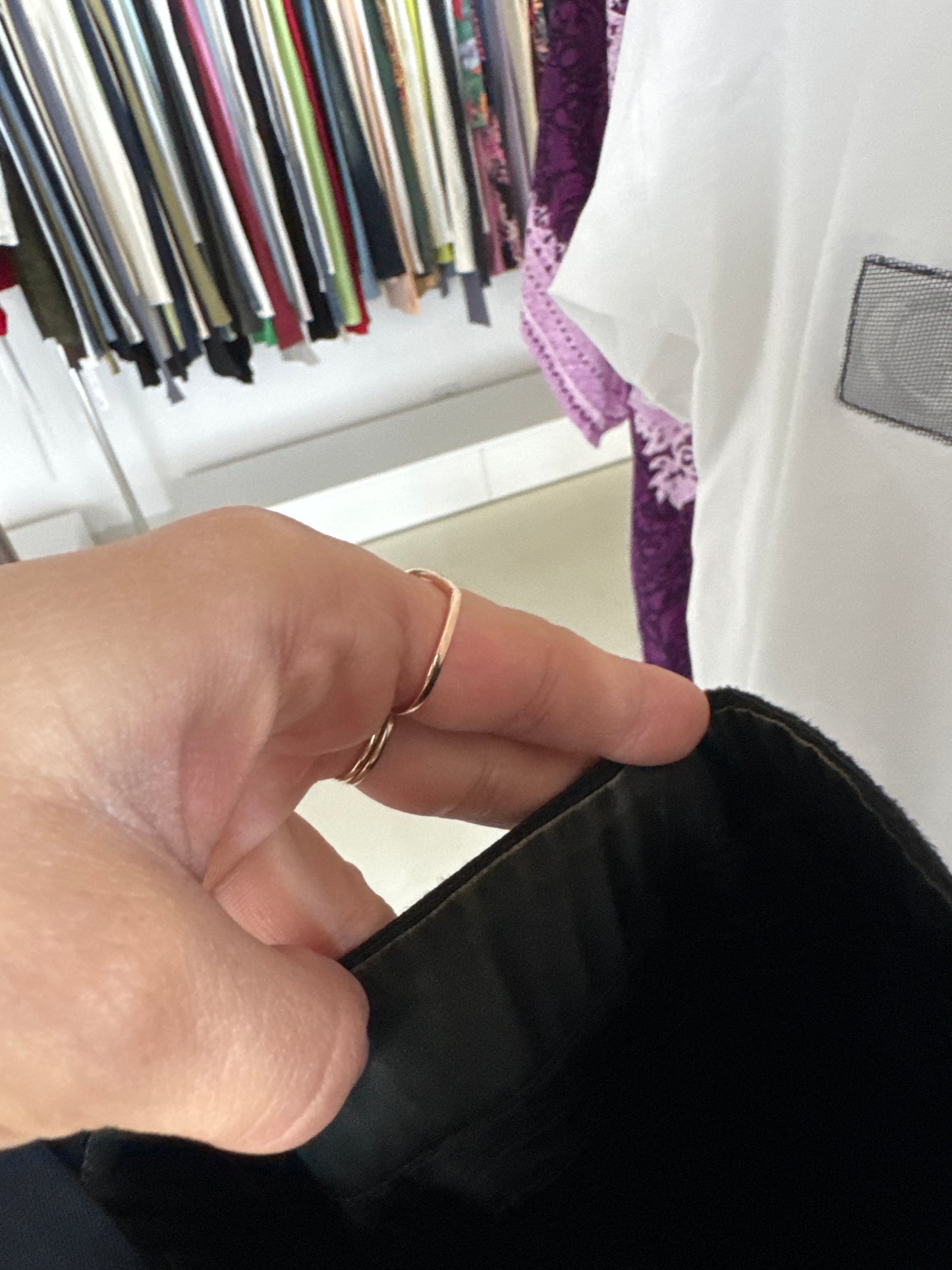 Rochie Dolce&Gabbana neagră ultra modelatoare în croi specific brandului