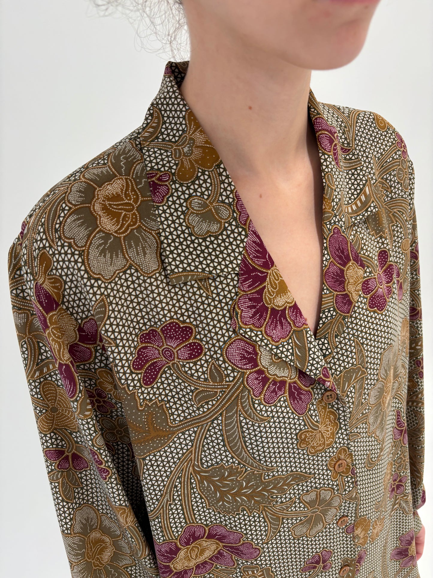 Cămașa vintage din mătase naturală cu print