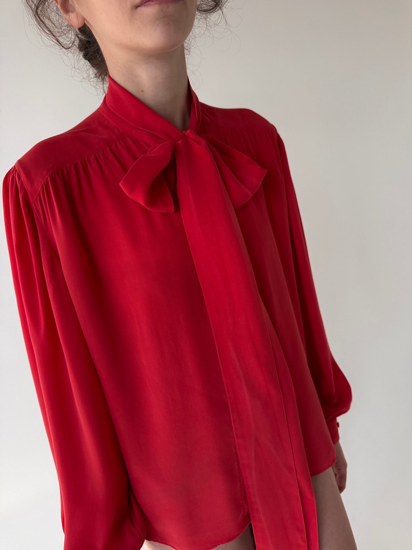 Cămașa Giorgio Armani vintage din mătase naturală cherry red