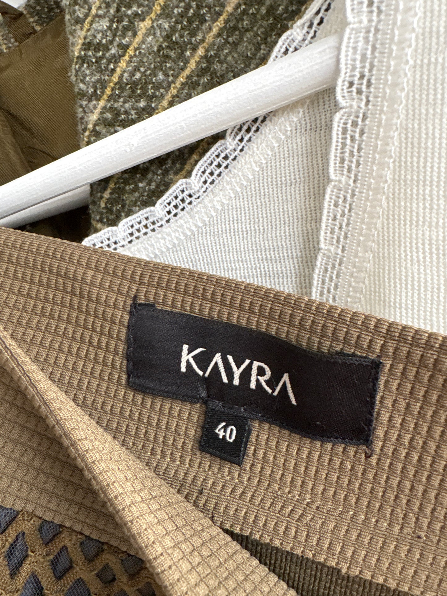 Fustă maxi kaki din material modern texturat cu influențe ușor casual