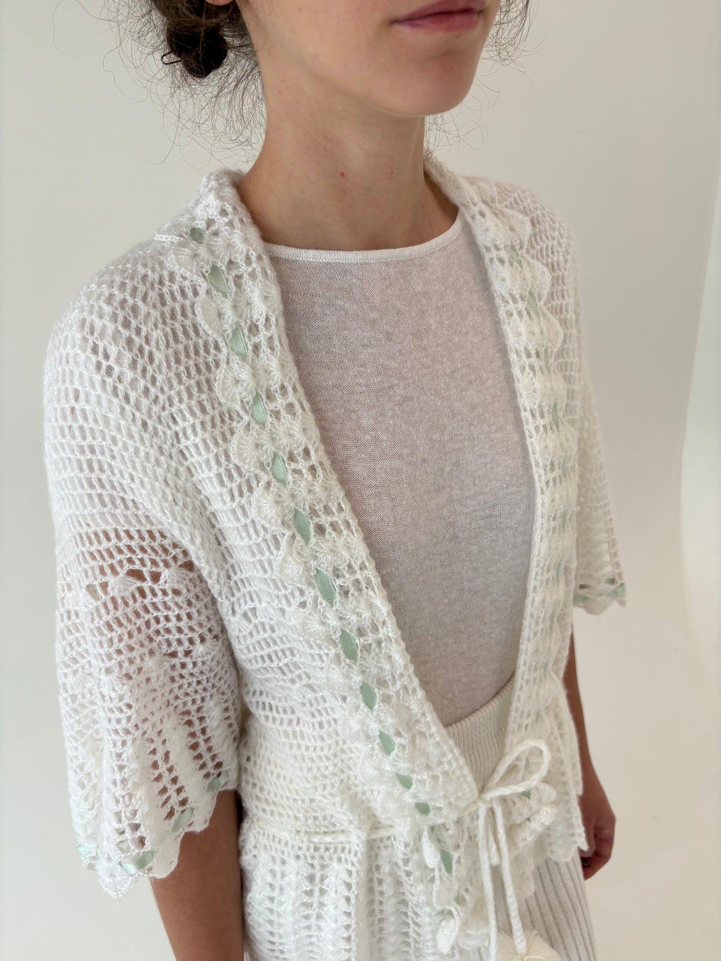 Cardigan vintage super feminin cu talie reglabilă din mix de lana extrafina
