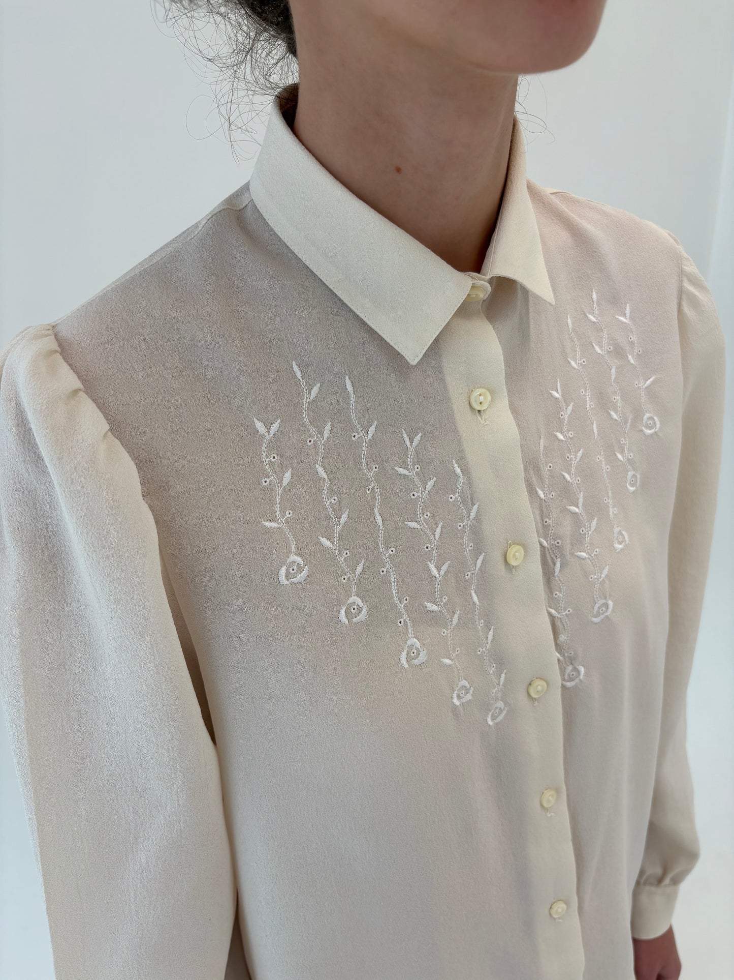 Cămașa vintage butter white italiană cu broderie delicată
