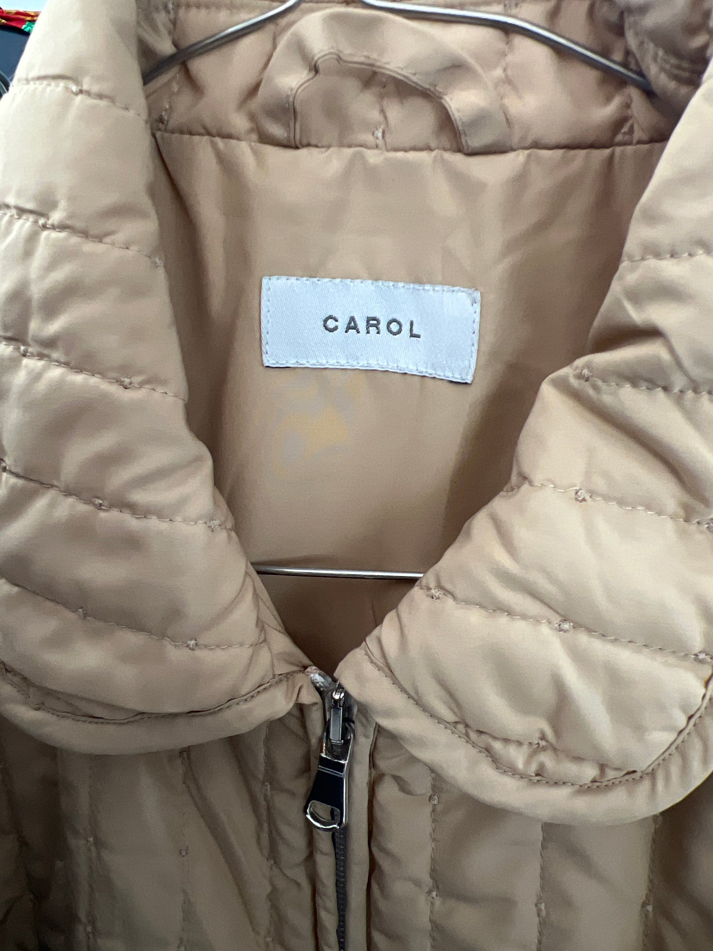 Jacheta camel subțire matlasata de brand premium