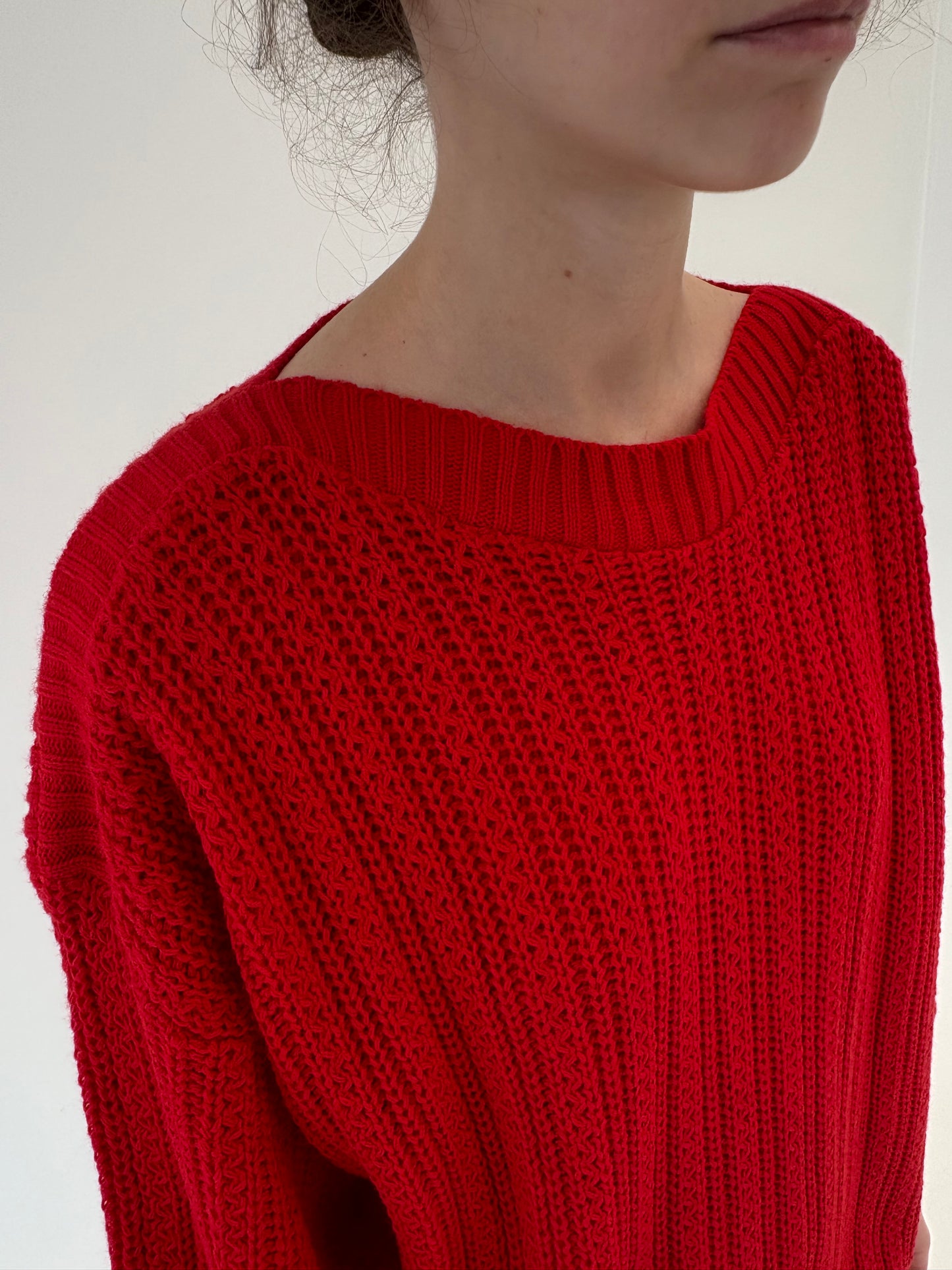 Pulover vintage cherry red cu mânecă fluture din lana extrafina de gramaj mare