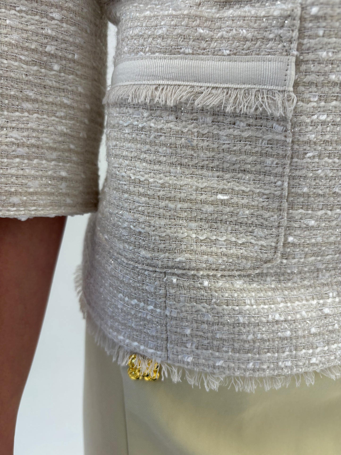 Sacou off white din tweed în stil Chanel cu feronerie rose gold