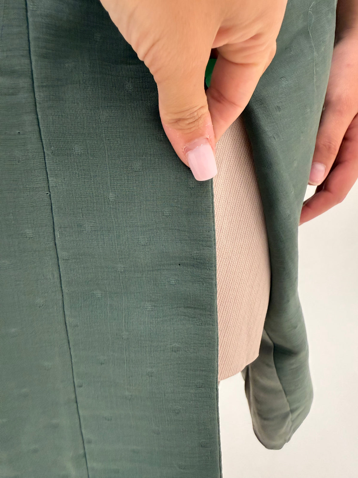 Palton sartorial italian din matlasé de mătase naturală dusty green de designer