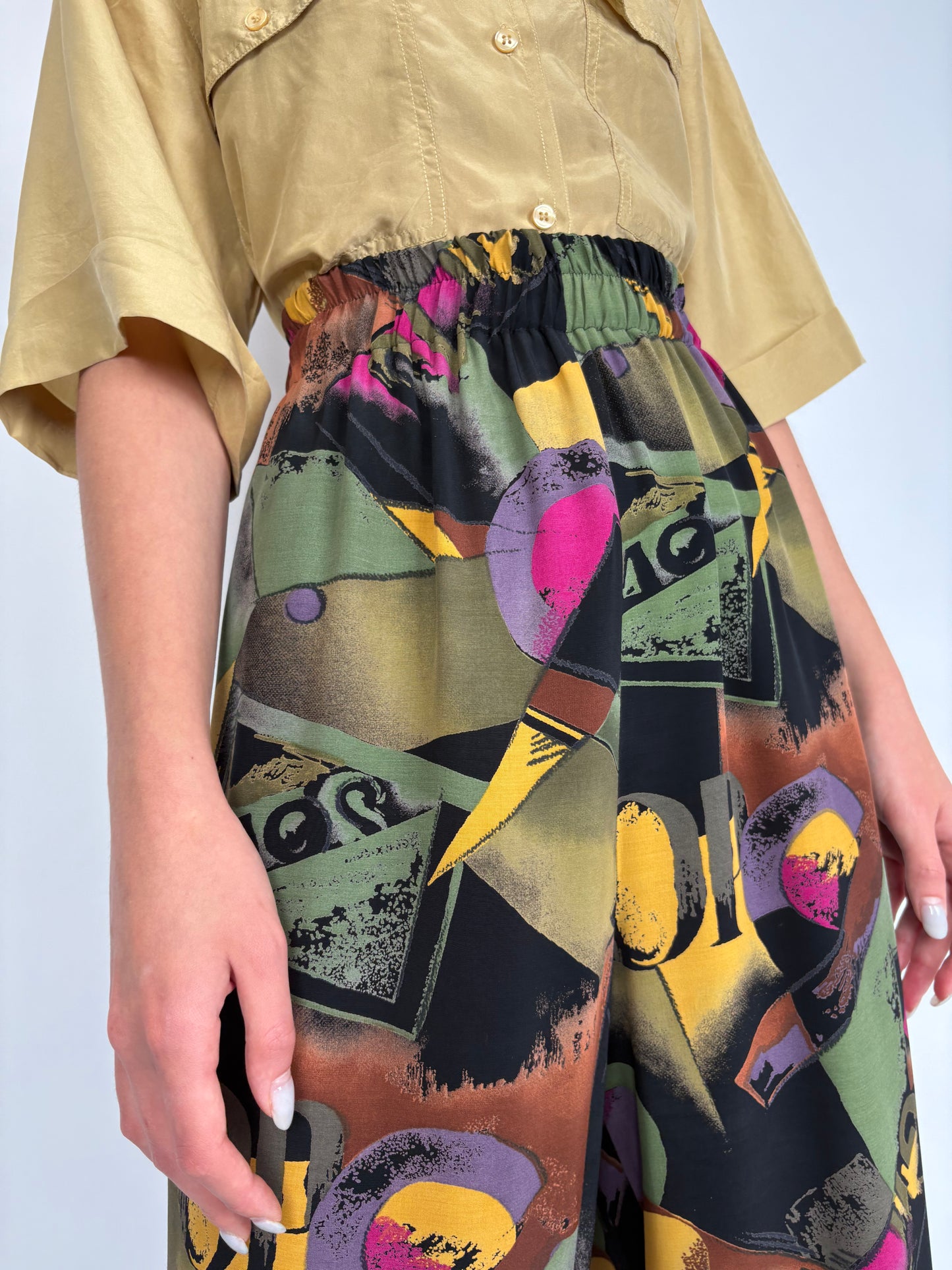 Pantaloni vintage super vaporosi cu talie ultra înaltă marcată elastică