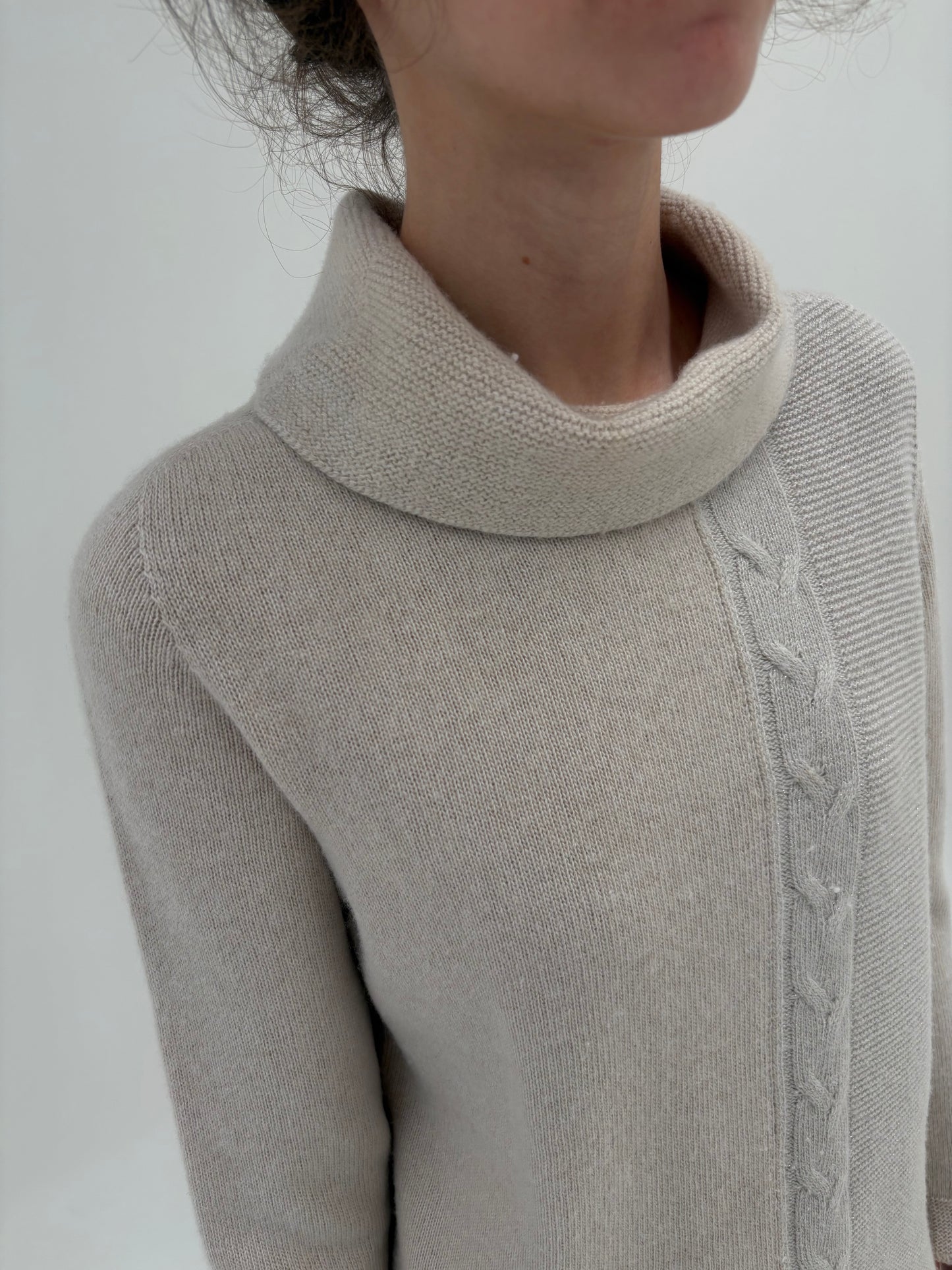 Maleta off white cu guler sal din lana merino extrafina