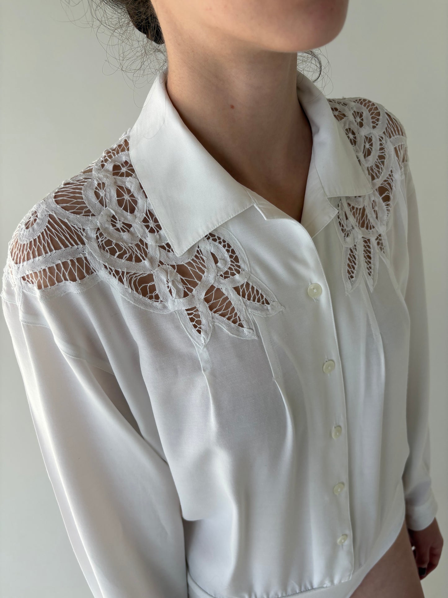 Body vintage excepțional cu inserții de dantelă macrame