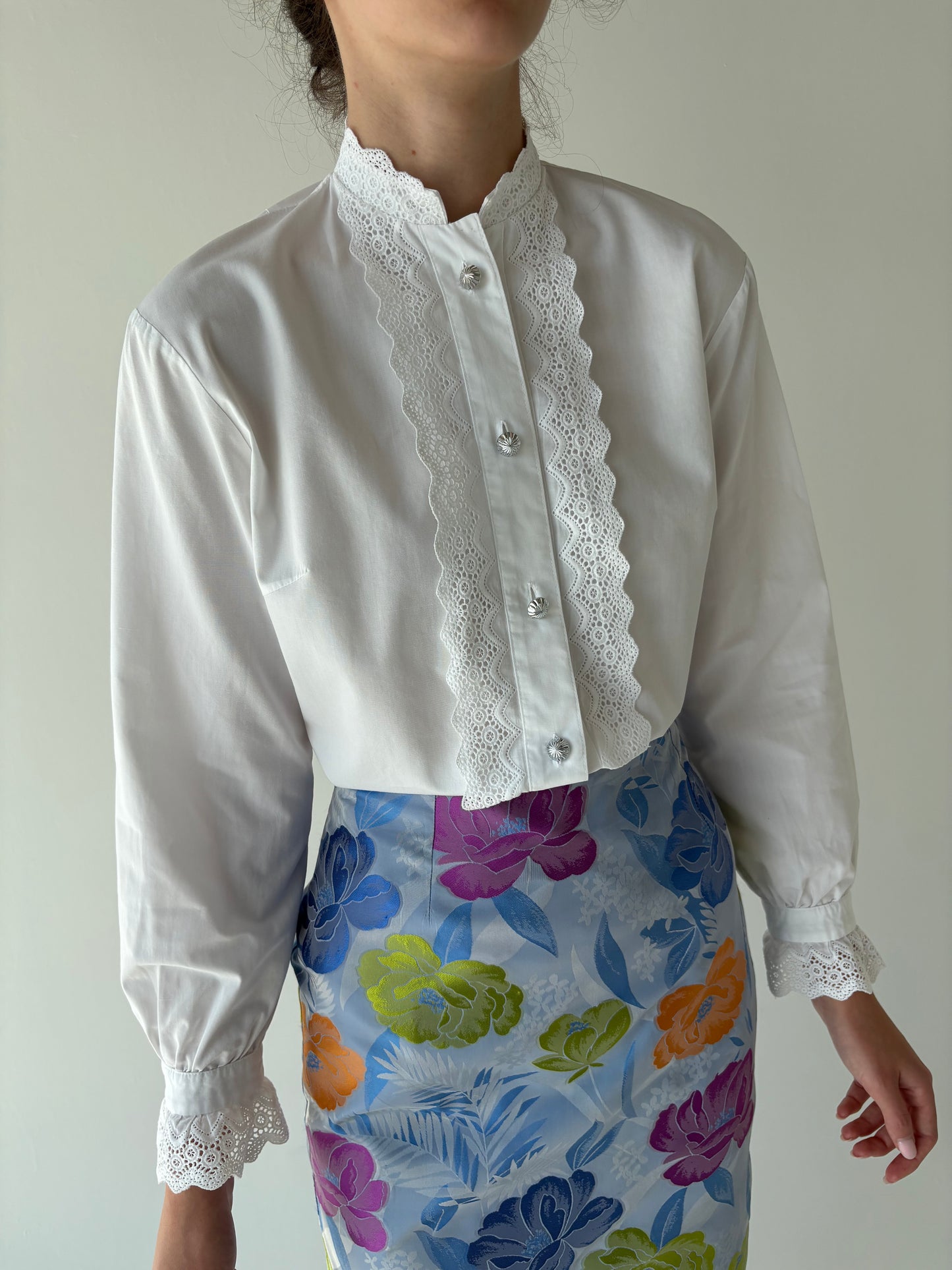 Cămașa luxury vintage din pânză ușor structurată cu dantelă macrame