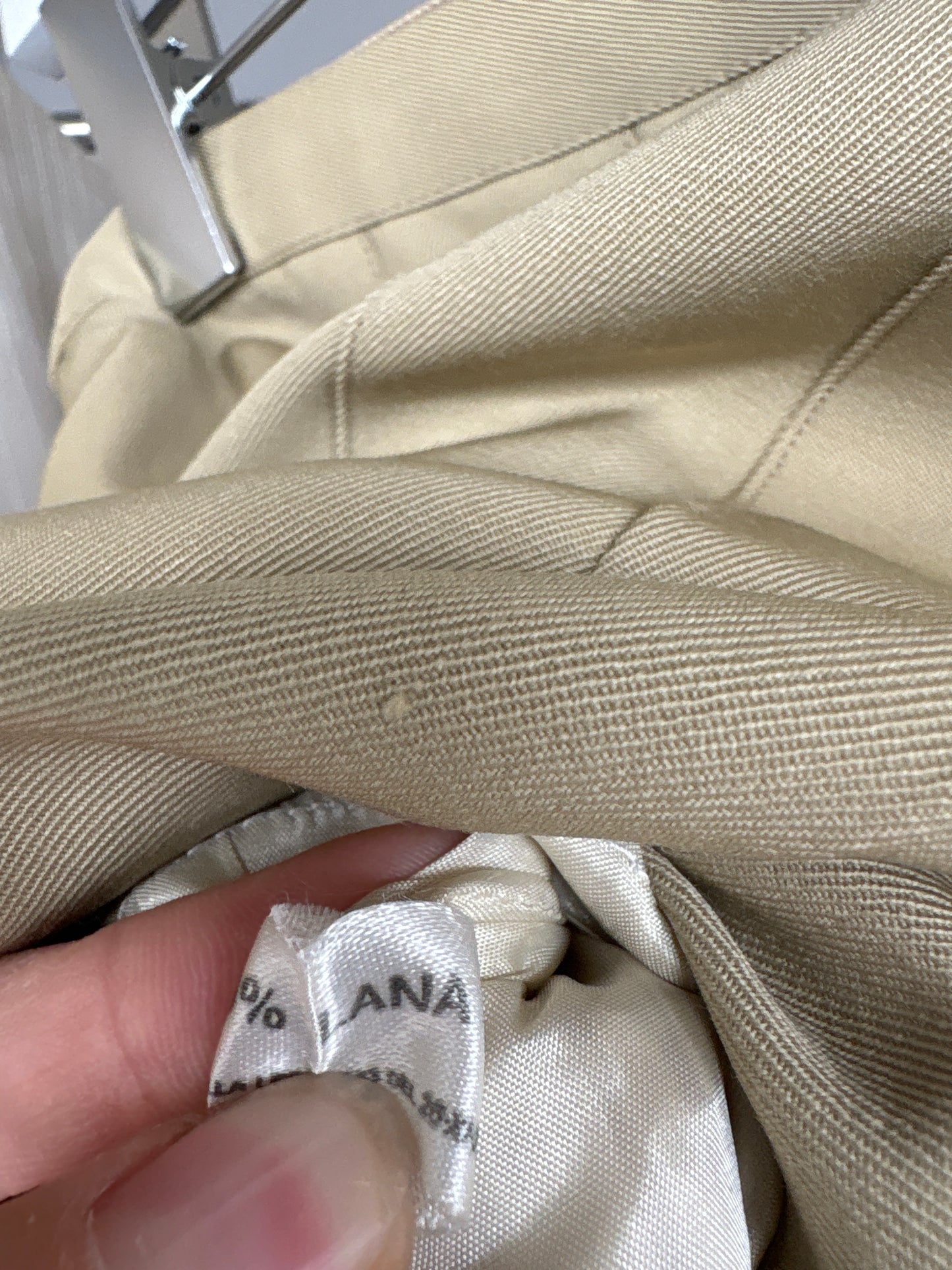 Fustă beige plisata din twill de lana pura extrafina