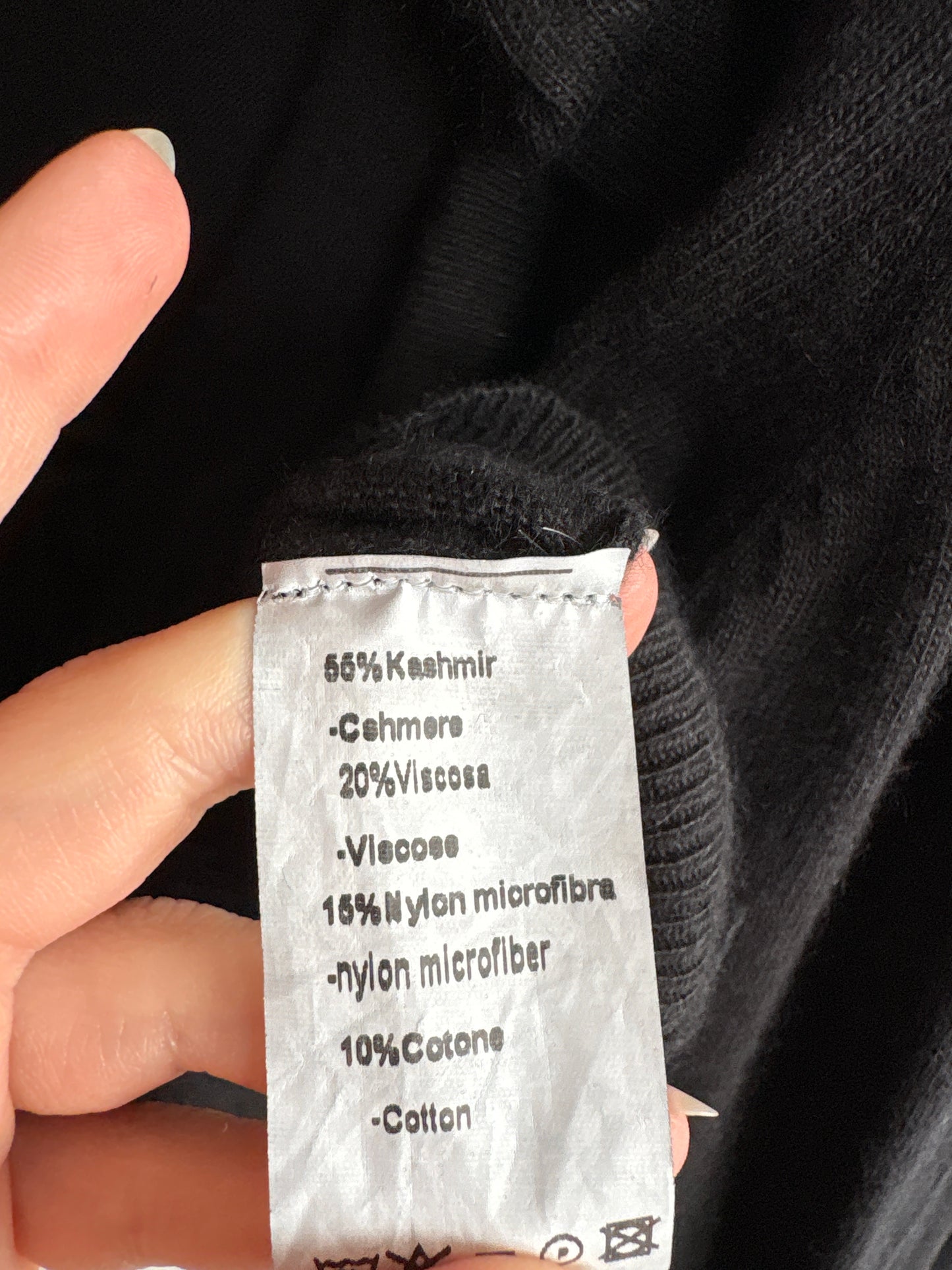 Cardigan negru cropped cu volane din 55% cașmir cu vâscoza