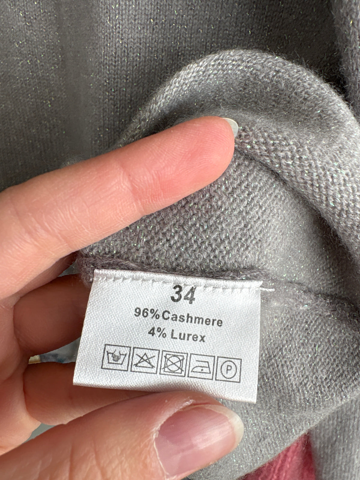 Pulover silver gray din cașmir cu un touch de lurex argintiu și extrem de fin