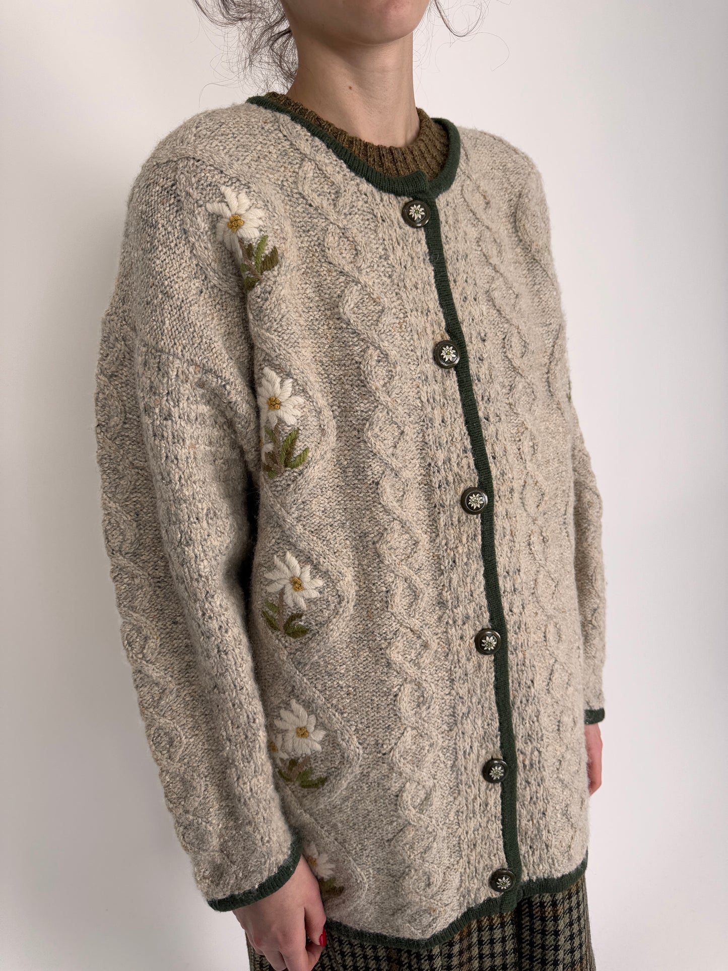 Cardigan vintage gros cu broderie superbă din lana și bumbac