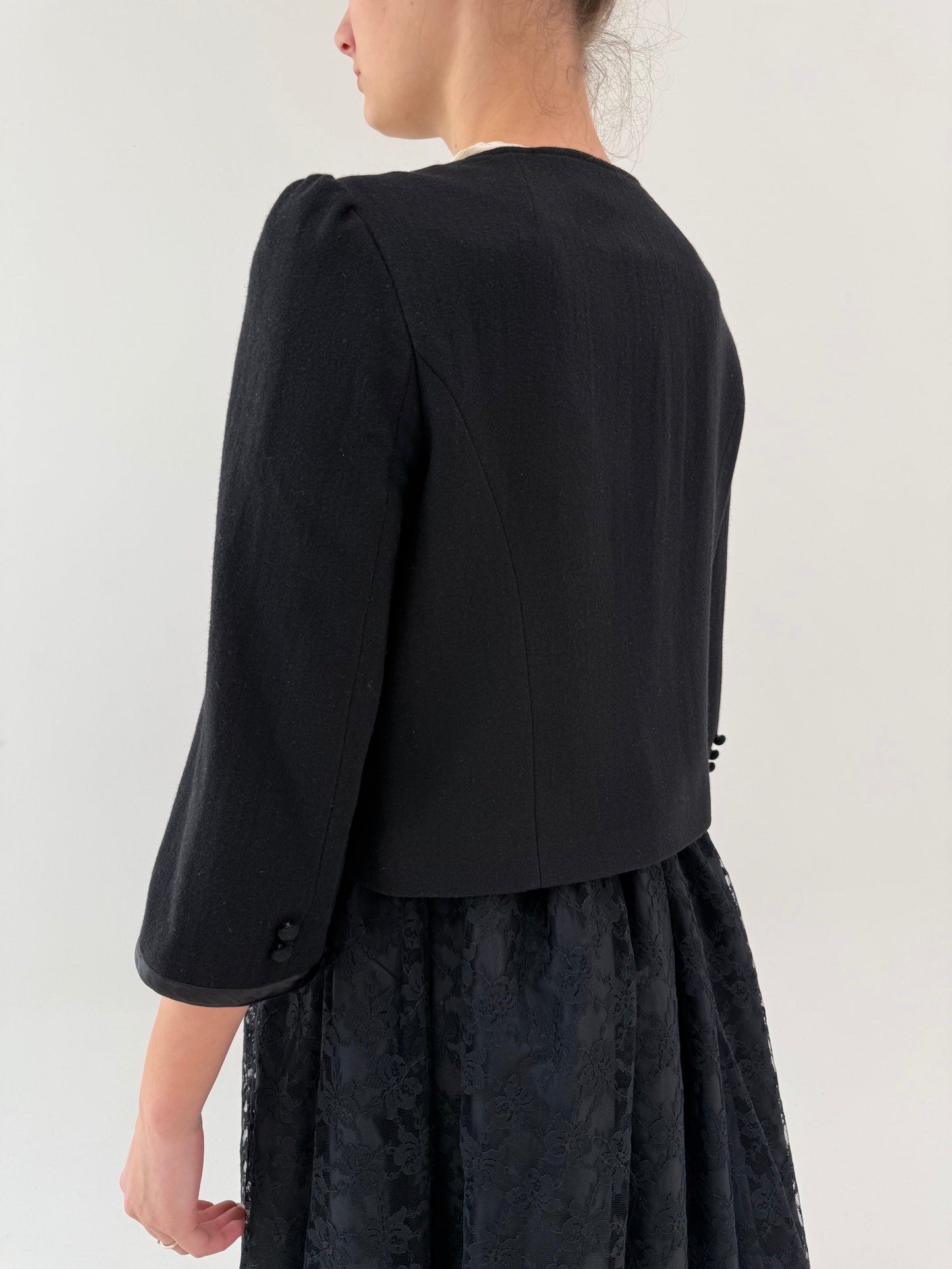 Sacou vintage negru cu drapaje și mânecă 3/4