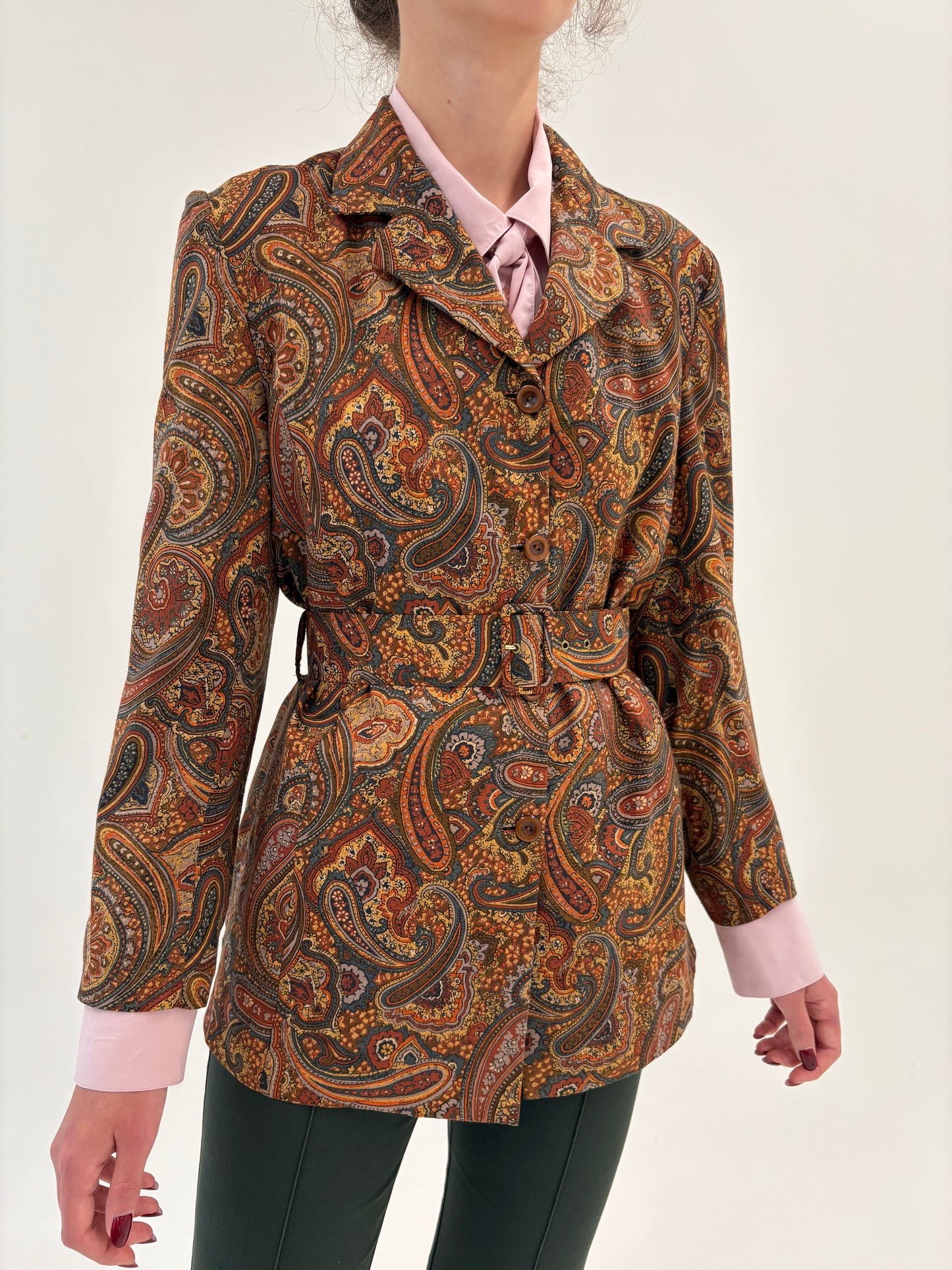 Sacou vintage cu print paisley, talie marcată și centura proprie