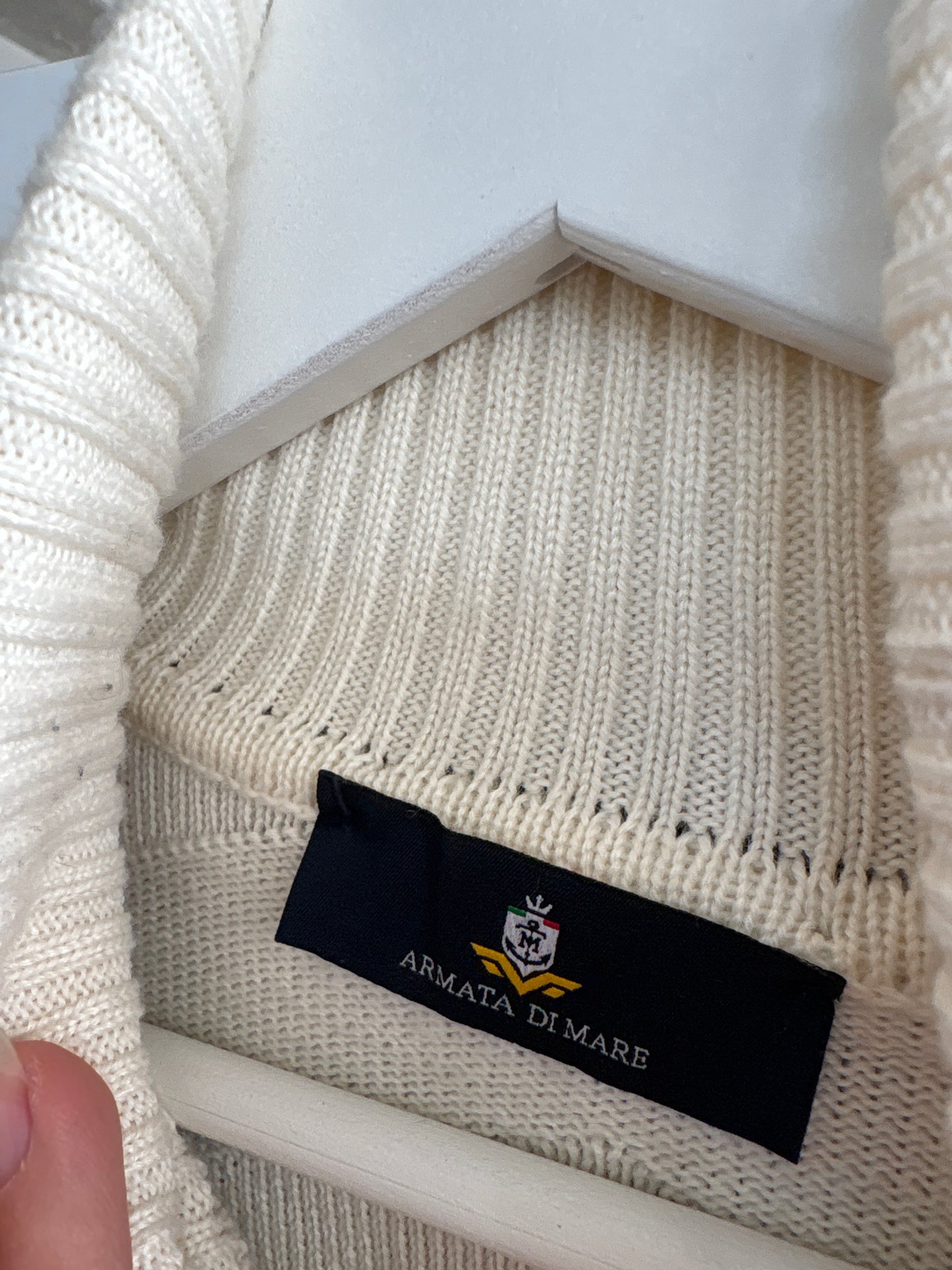 Maleta tall off white din lana merino extrafina groasă de gramaj mare