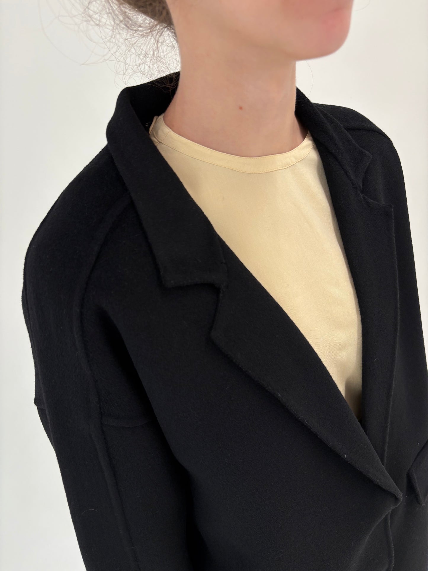 Palton negru din stofă excepțională de lana cu față dublă în croi minimalist