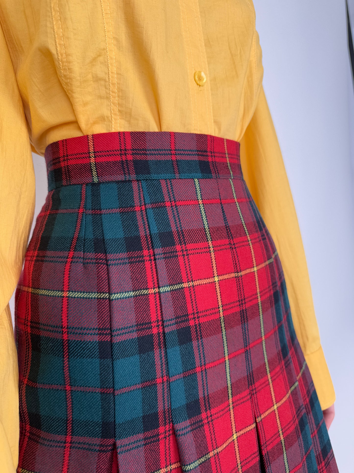 Fustă plisată cu talie înaltă marcată din Tartan excepțional de lana