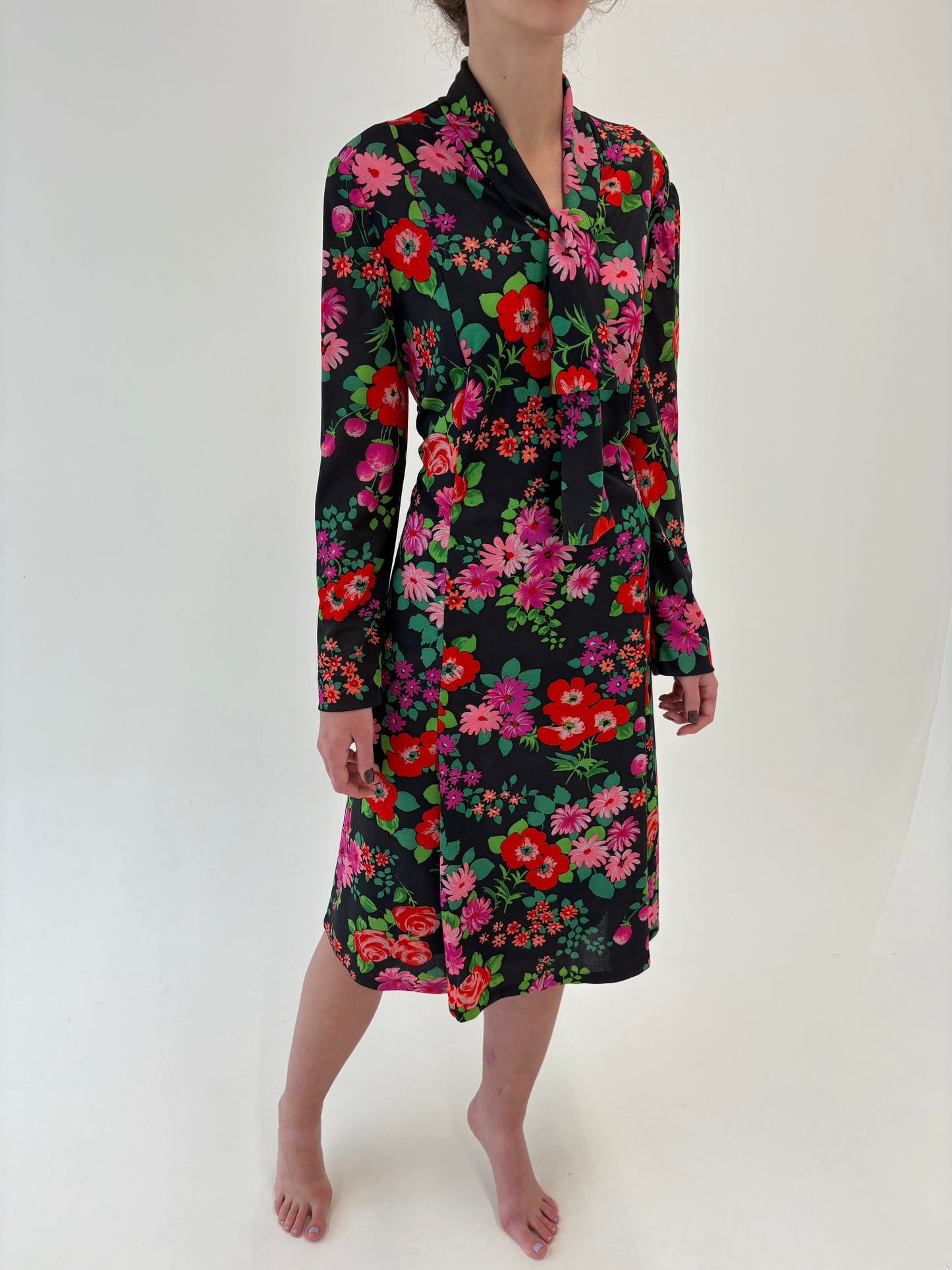 Rochie vintage cu print floral în culori tari din Georgette ușor strech
