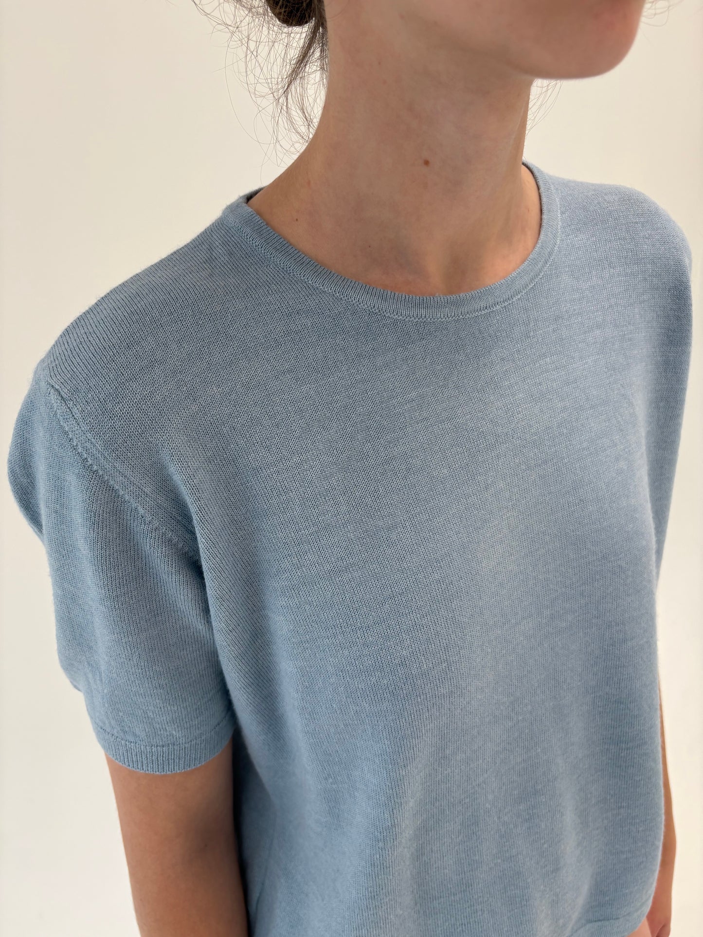 Top baby blue italian din lana merino extrafina de gramaj mare