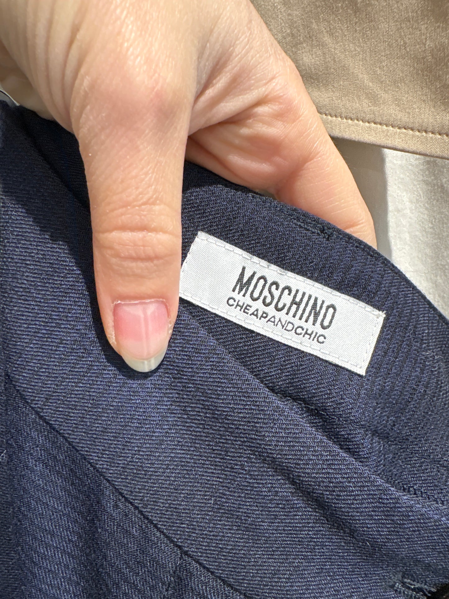 Costum Moschino în croi super actual din lana extrafina cu pantaloni palazzo