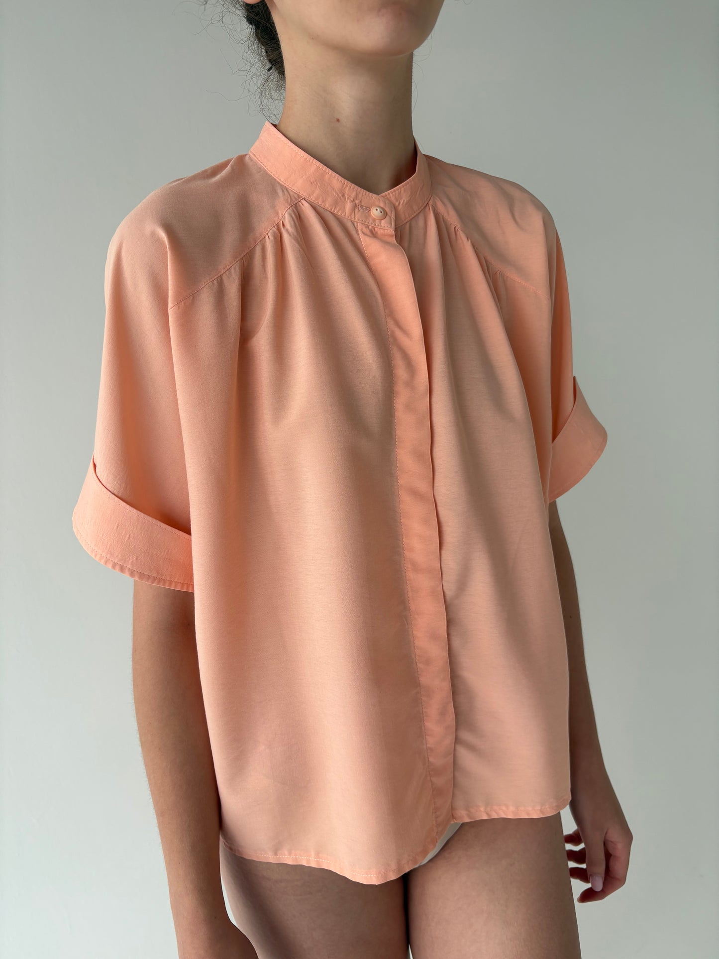 Cămașa vintage salmon orange cu mânecă fluture
