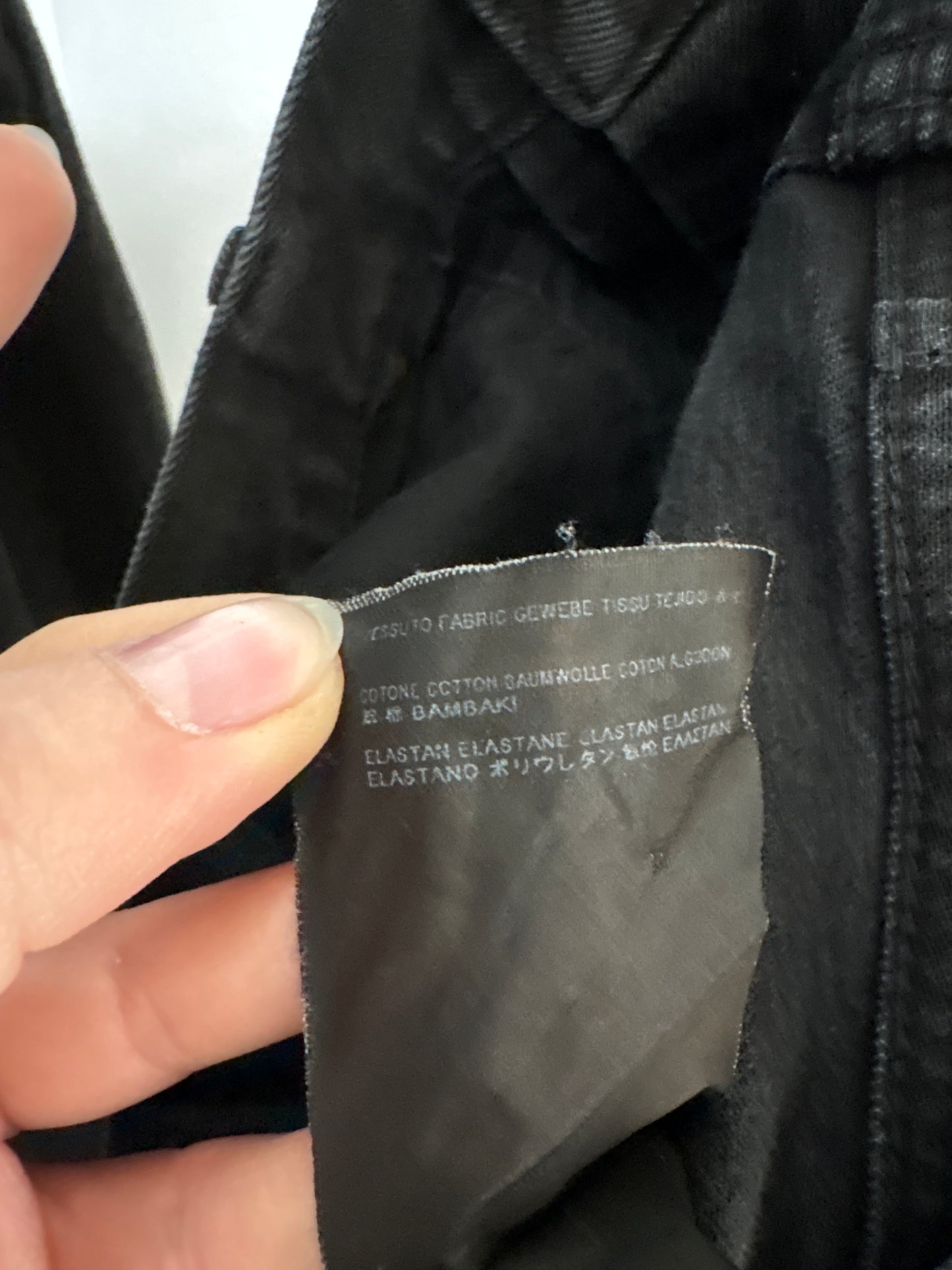 Jeans Saint Laurent model iconic clasic pentru brand negri modelatori