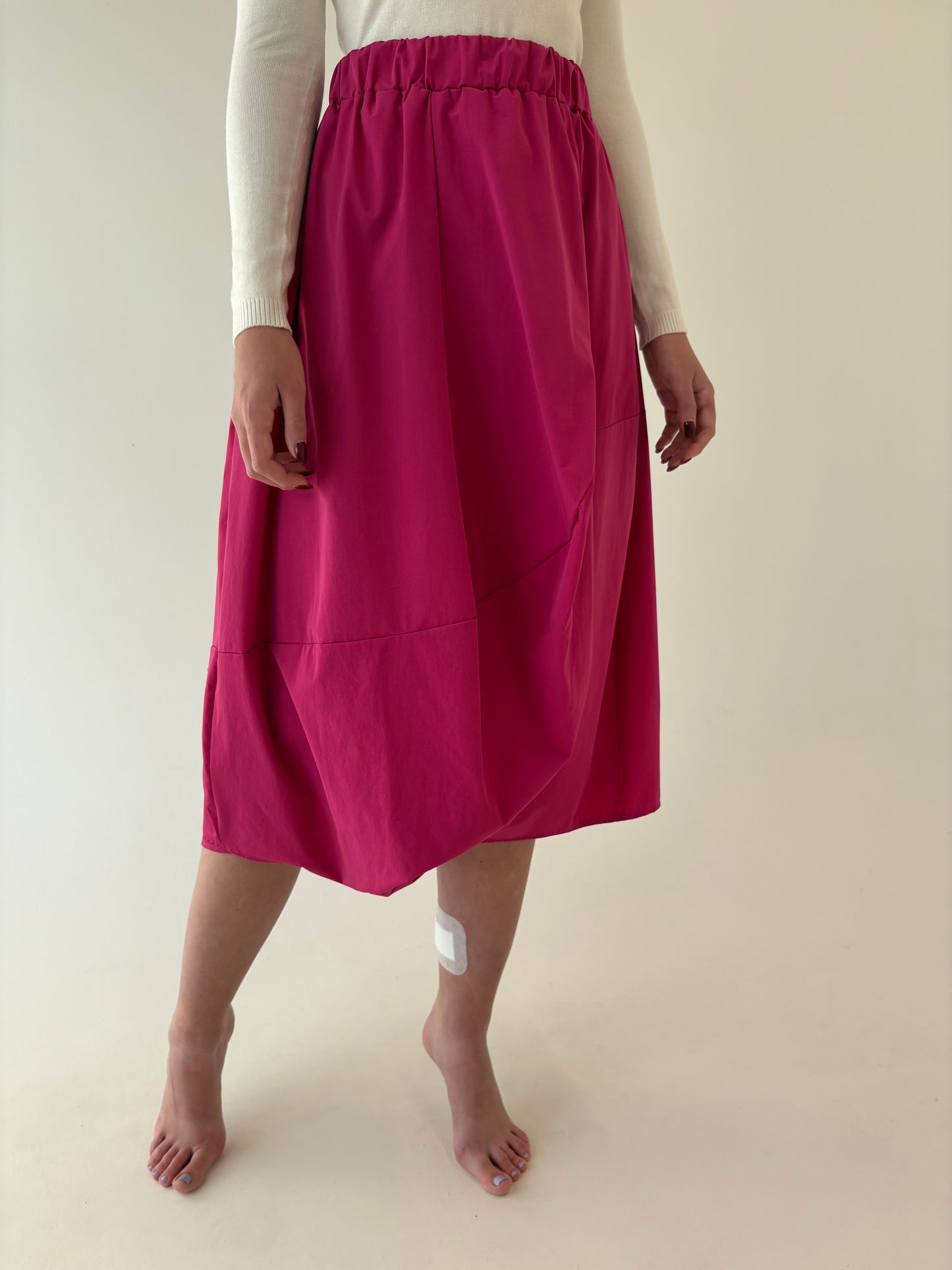 Fustă fucsia în croi modern volumizat cu talie ultra înaltă marcată