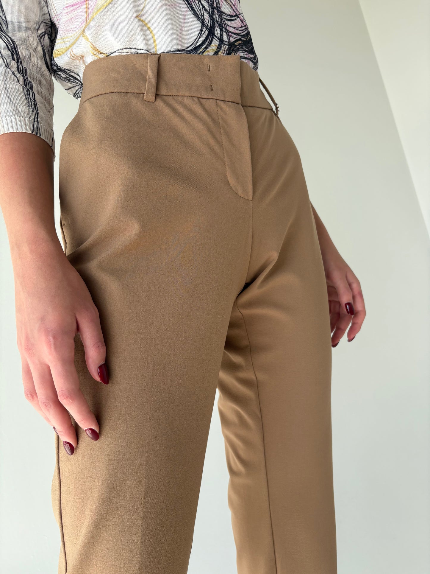 Pantaloni camel premium din stofita ușor modelatoare
