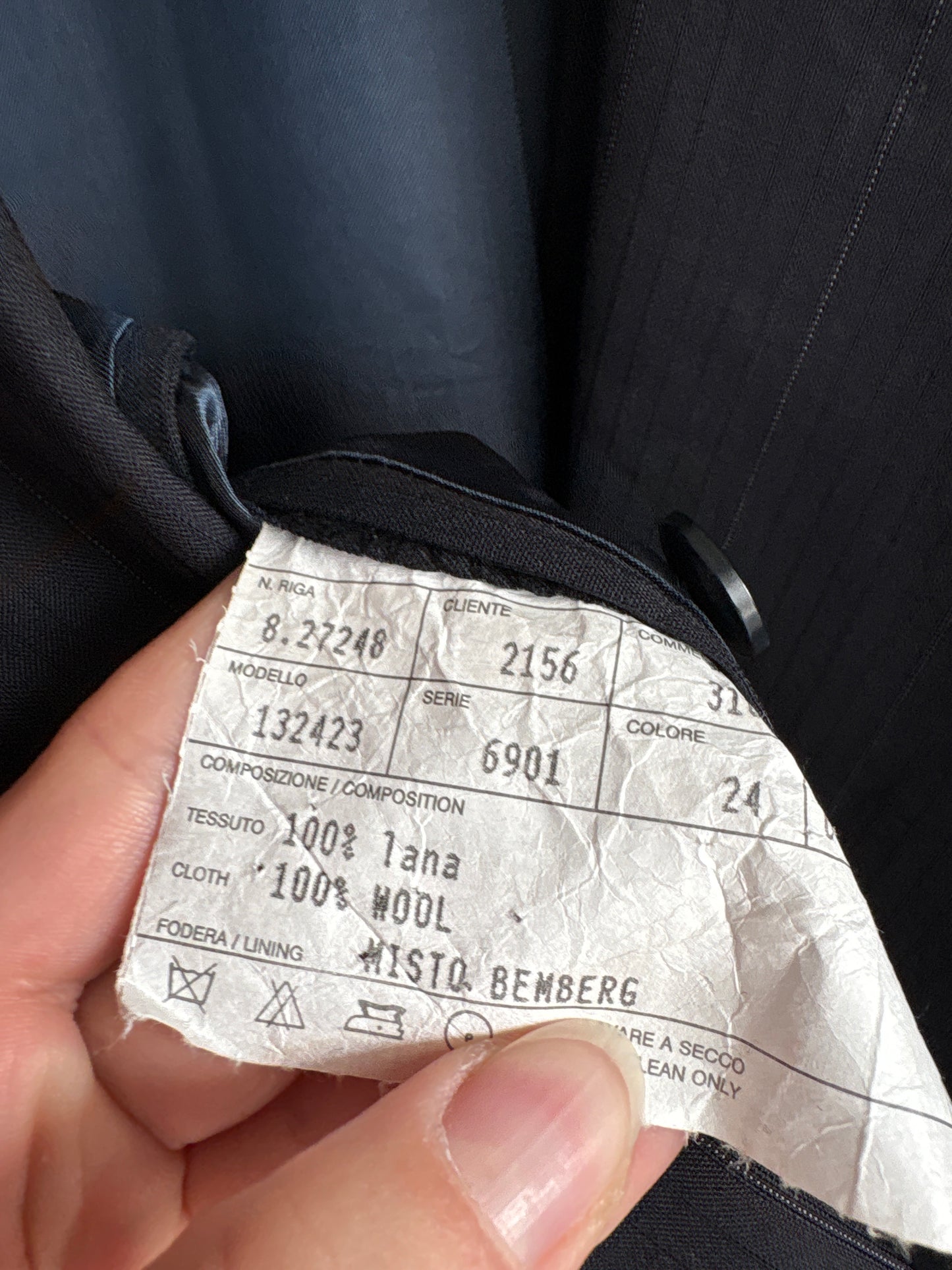 Sacou luxury Cerutti cu închidere dublă și revere late cu dungi fine verticale