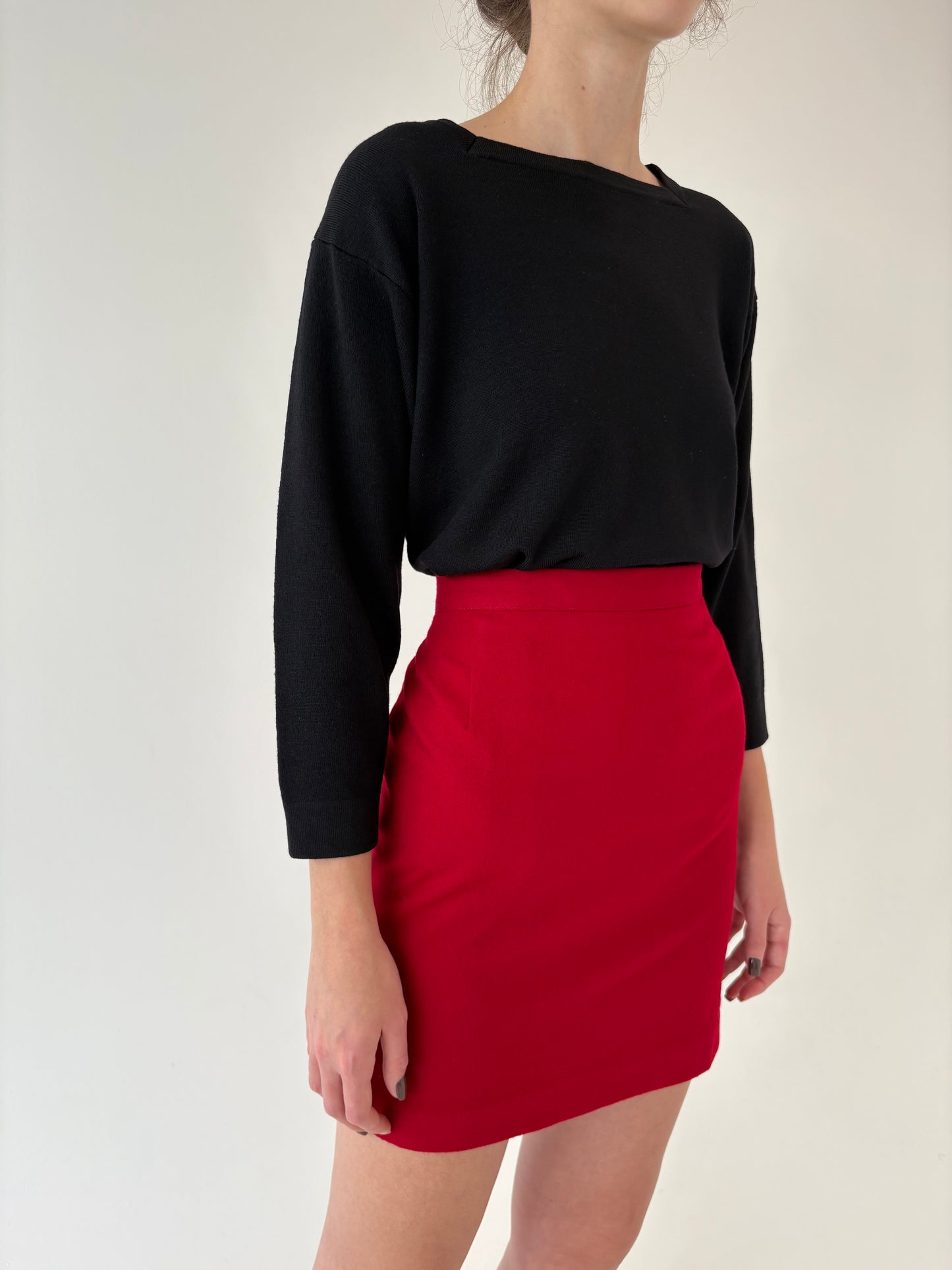 Fustă mini cherry red din lana pura virgină extrafina certificată