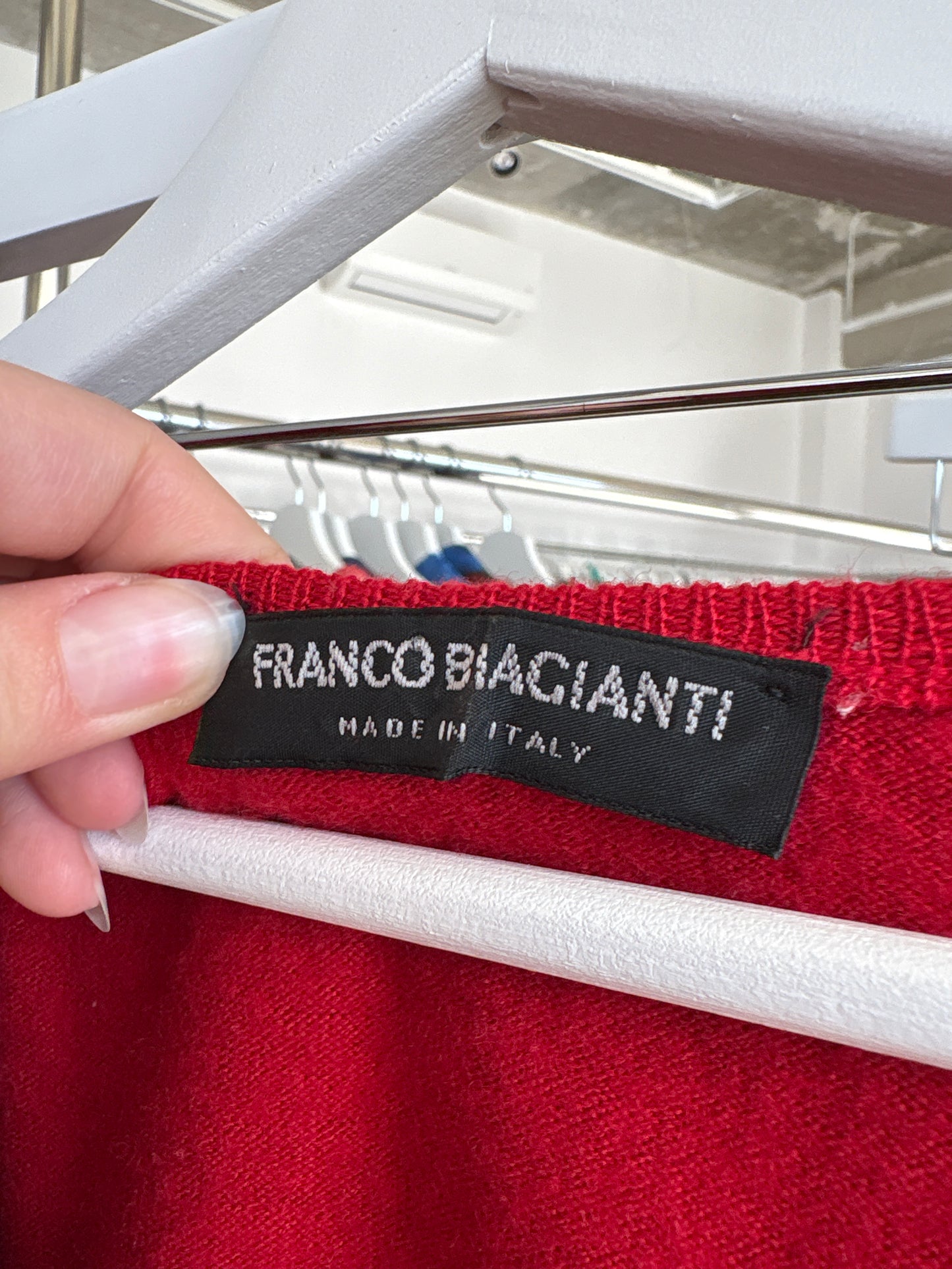 Pulover cherry red cu decolteu pătrat din lana merino extrafina