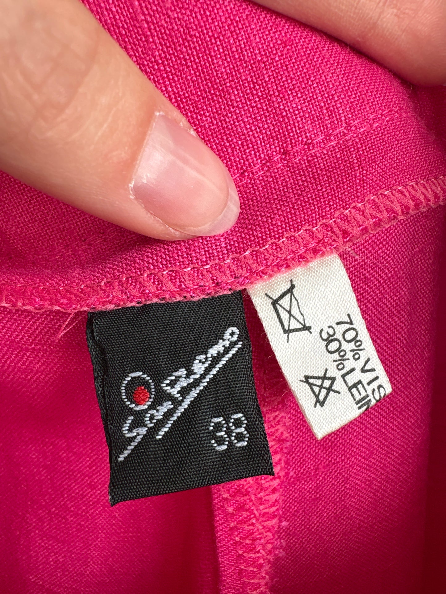 Pantaloni din pânză fină cu talie ultra marcată extrem de înaltă fucsia și solduri generoase