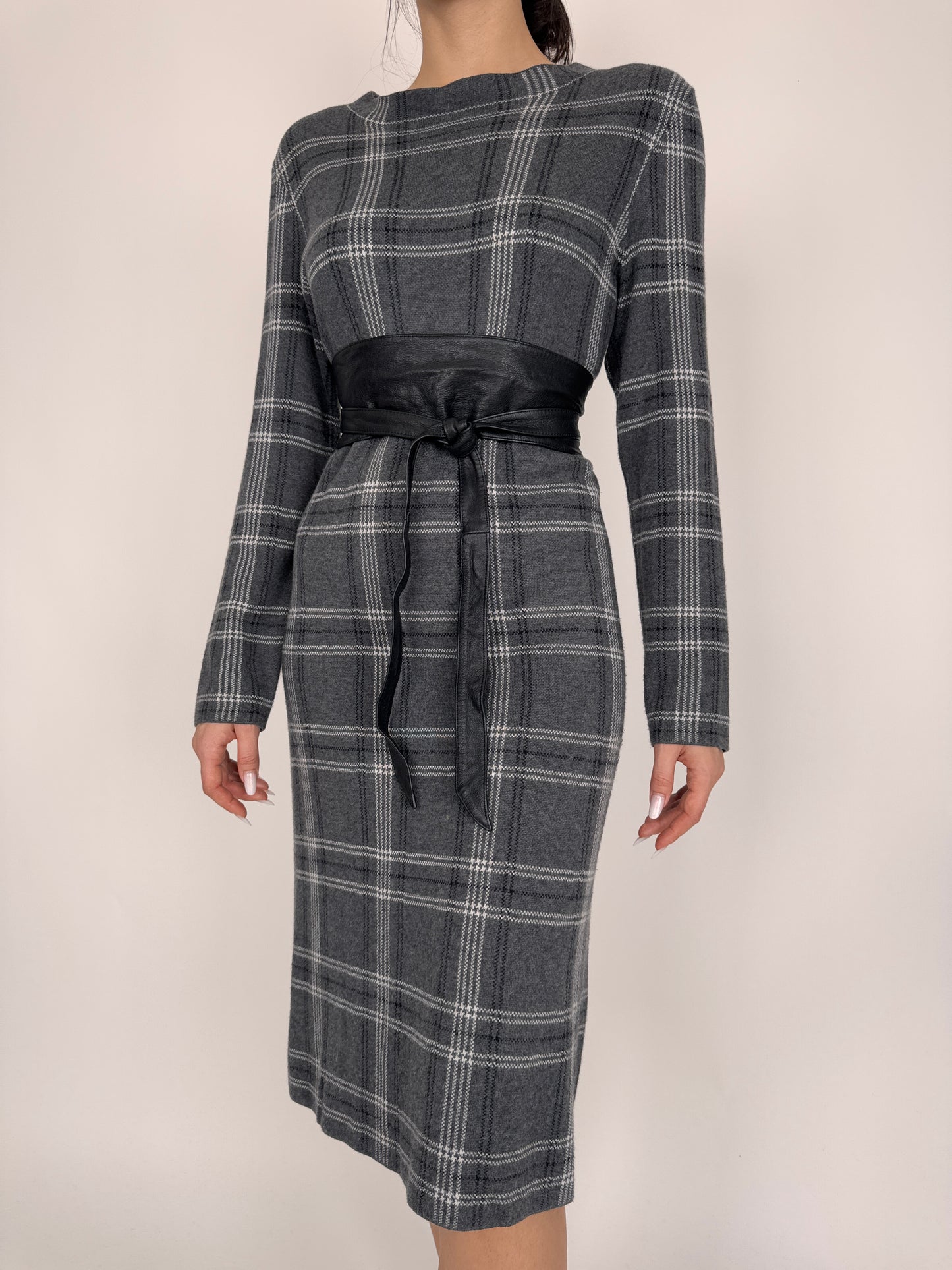 Rochie în carouri și nuanțe de gri din jerse natural