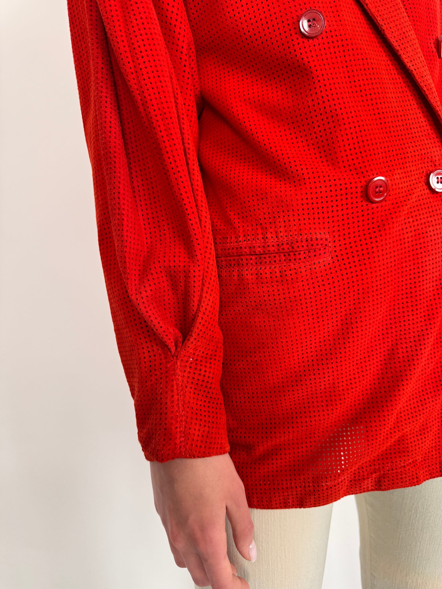 Sacou vintage cherry red din piele naturală extrem de moale perforată
