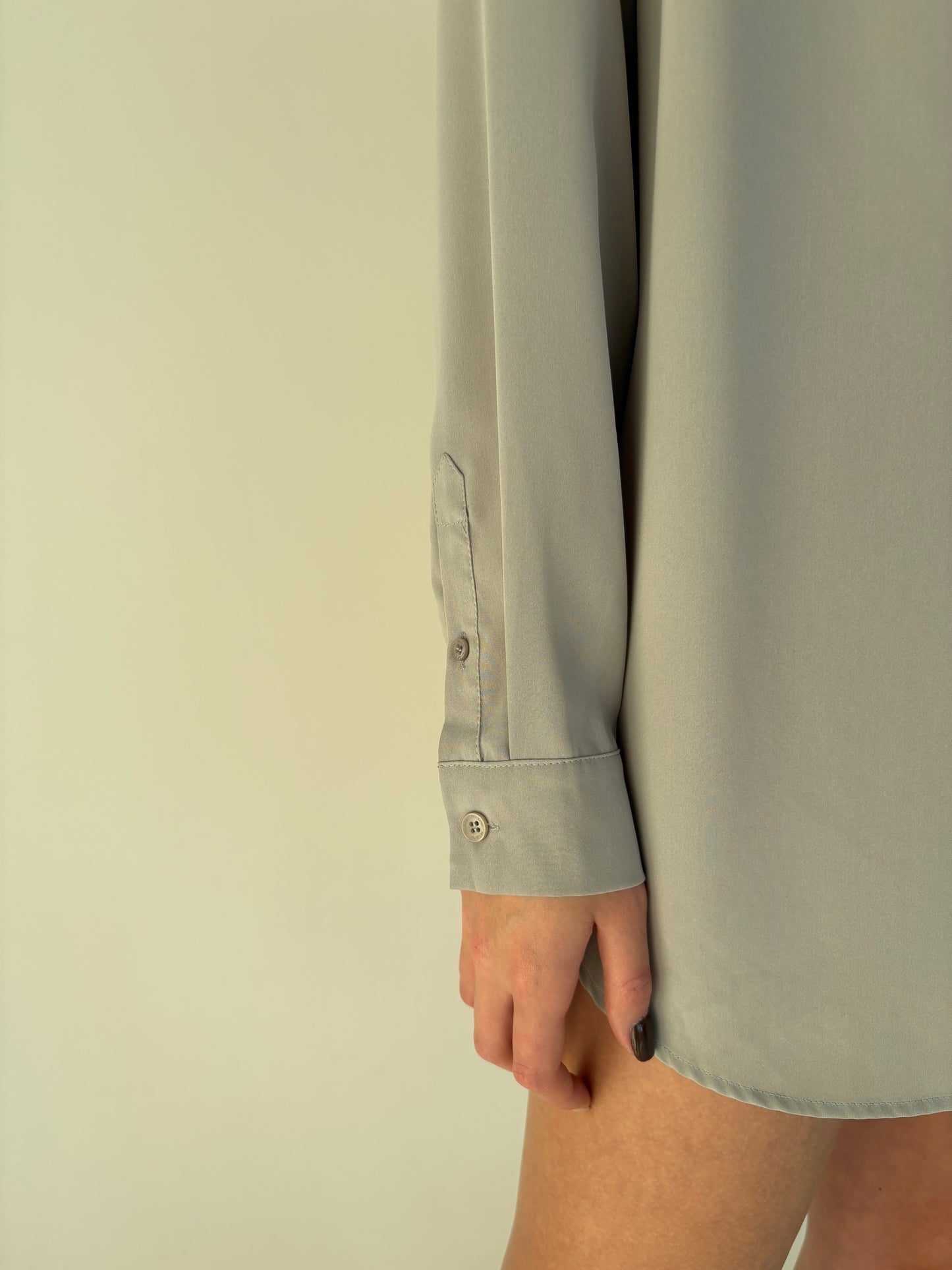 Cămașa eleganta silver gray de brand luxury Riani în croi minimalist