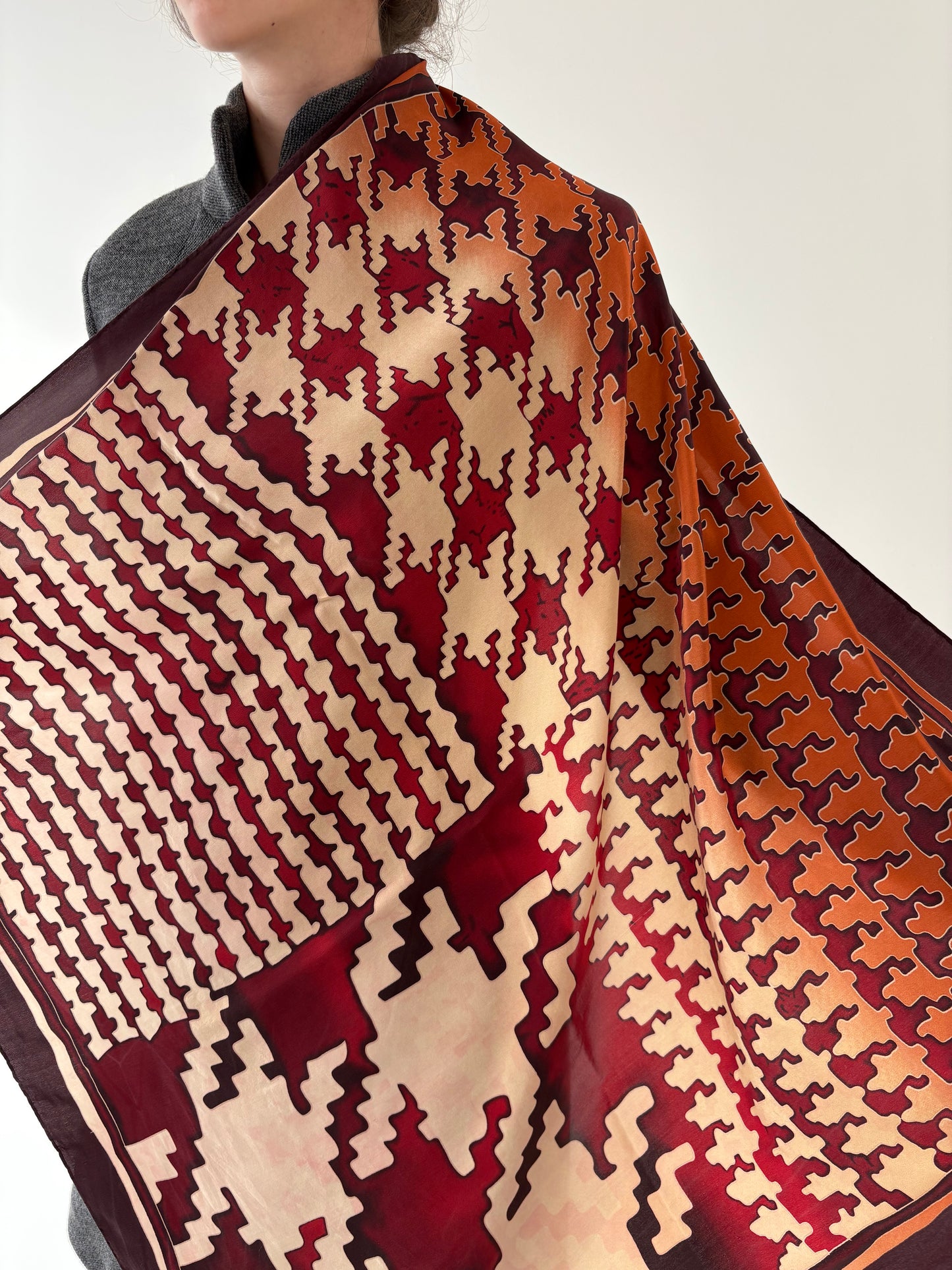 Eșarfă vintage cu print pied de coq burgundy și camel din mătase naturală
