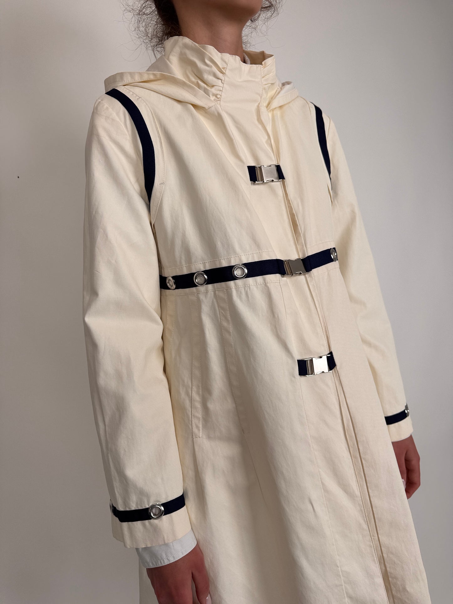 Trench premium cu influențe navy din material impermeabil