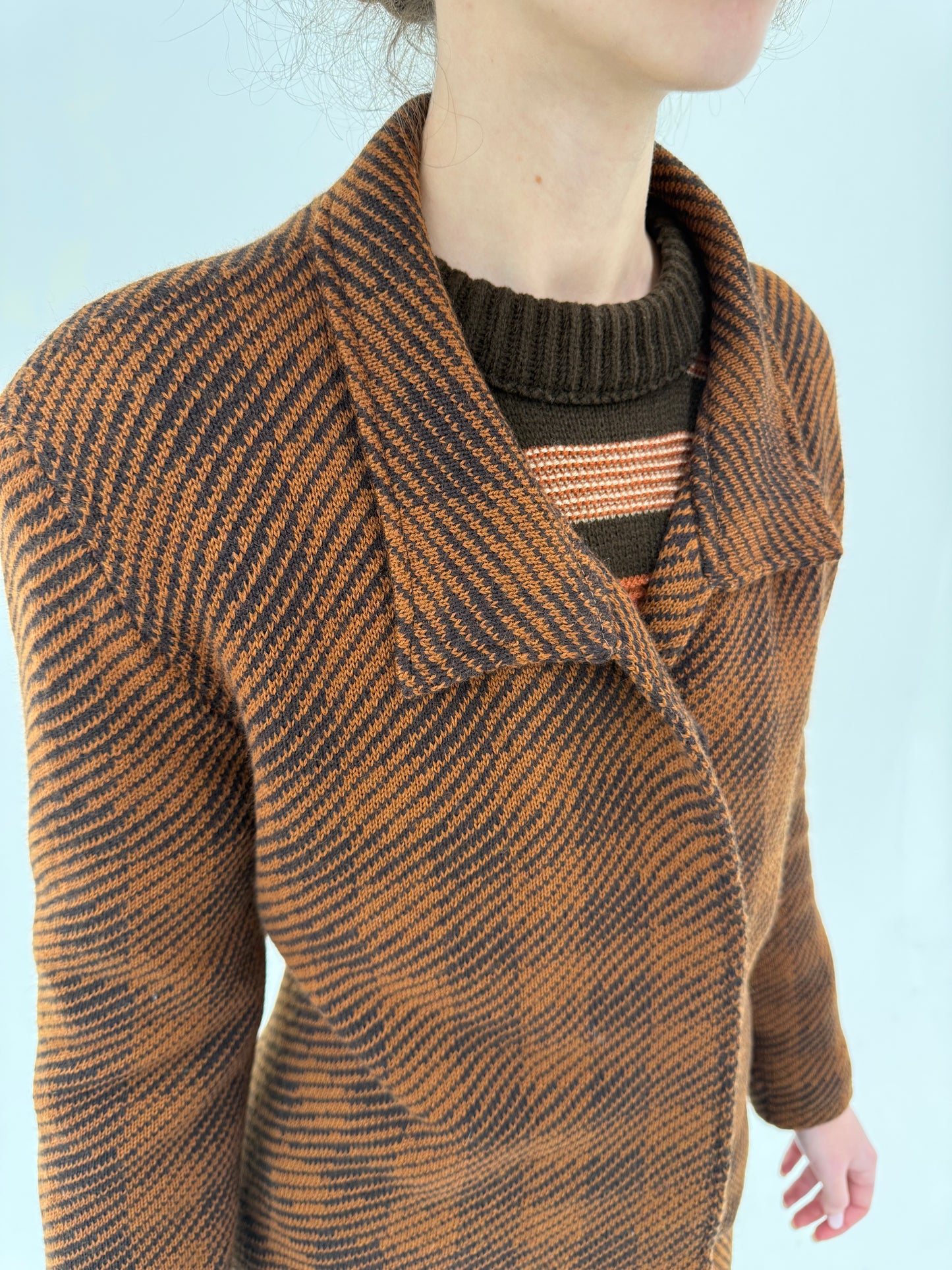 Deux piece chocolate brown din tricot de lana plină extrafina