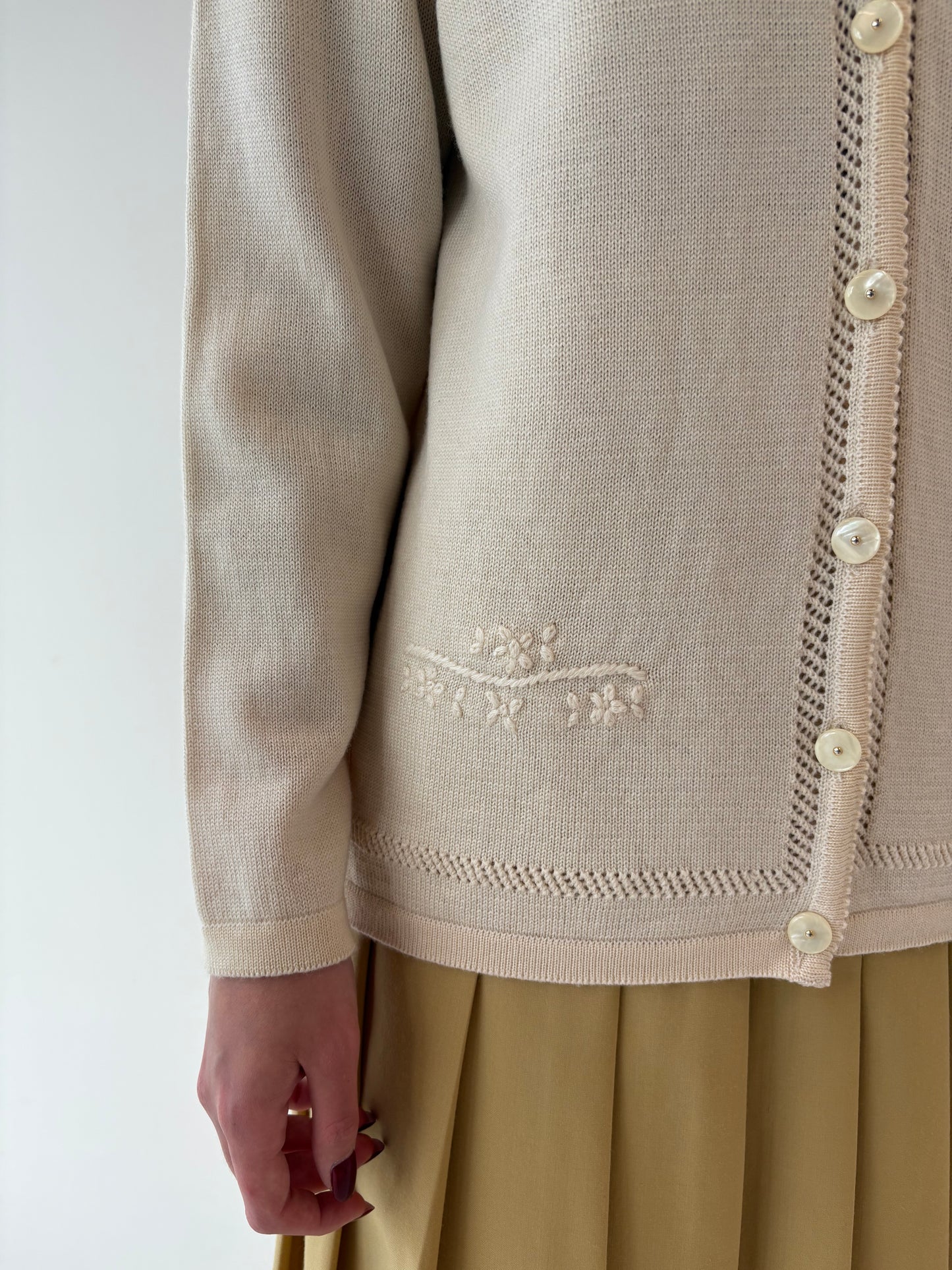 Cardigan luxury italian din lana pura extrafina brodat manual