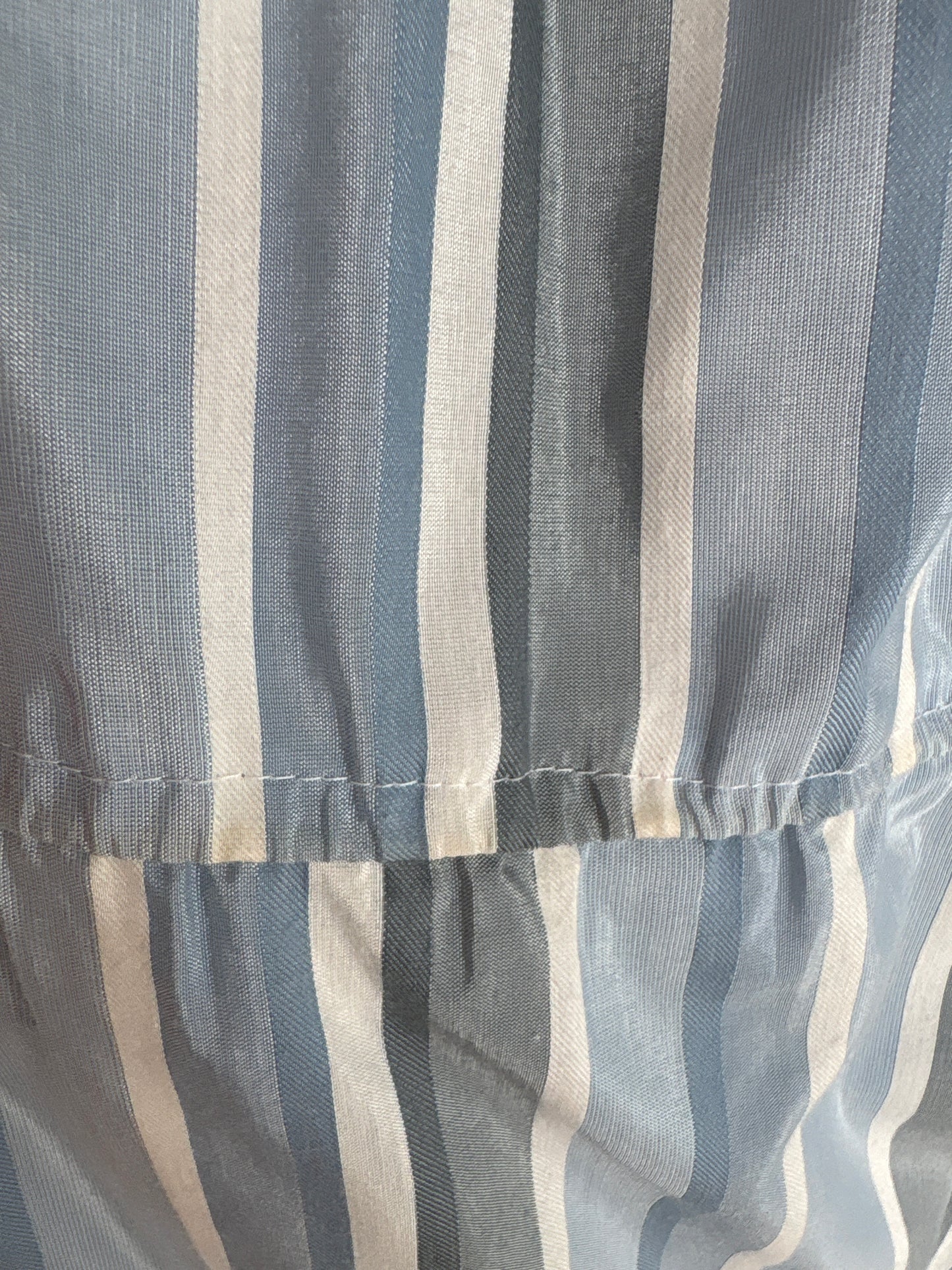 Rochie în stil Prada din bumbac ușor satinat în dungi baby blue cu talie elastică