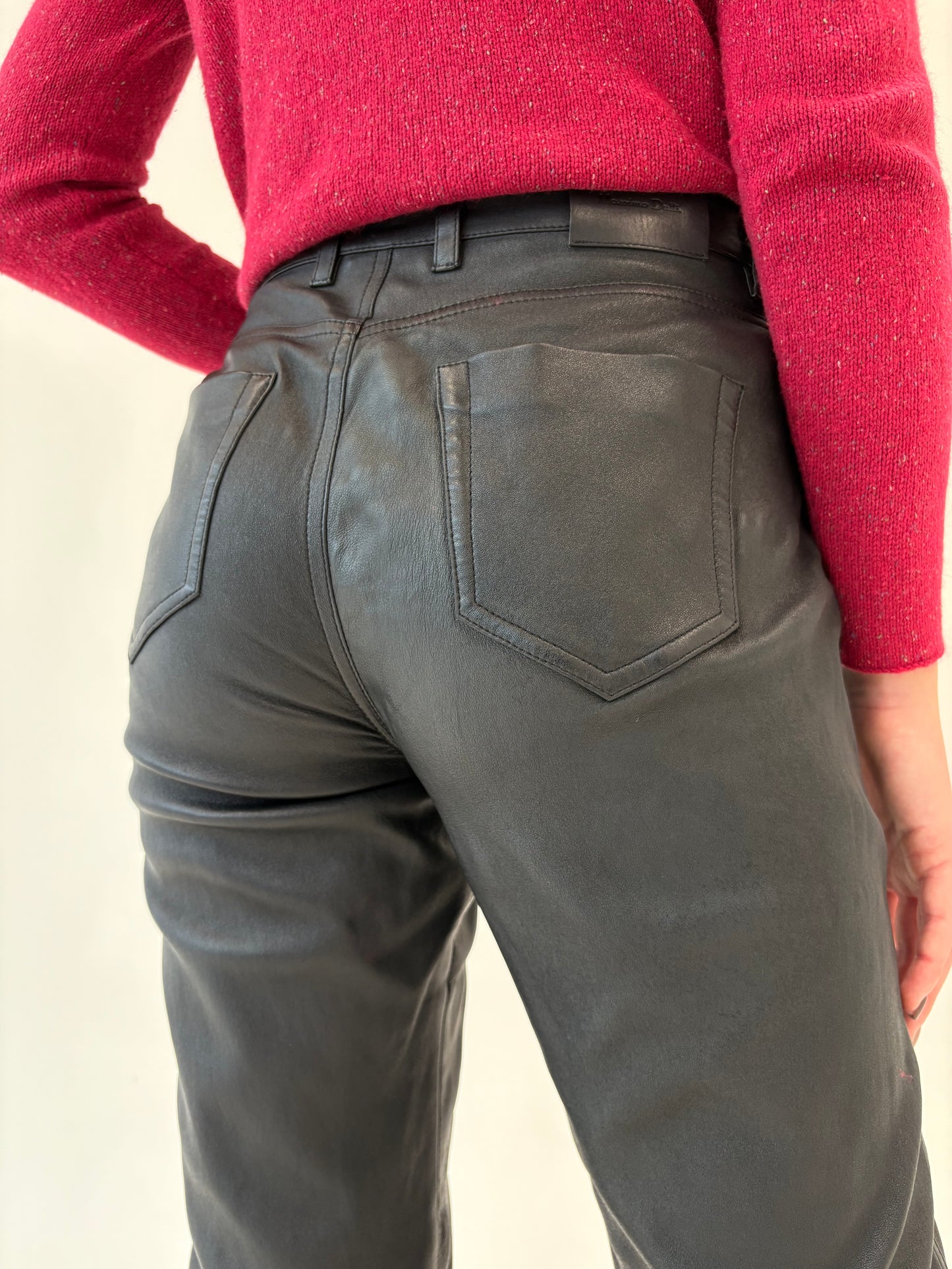 Pantaloni petite din piele naturală ușor strech