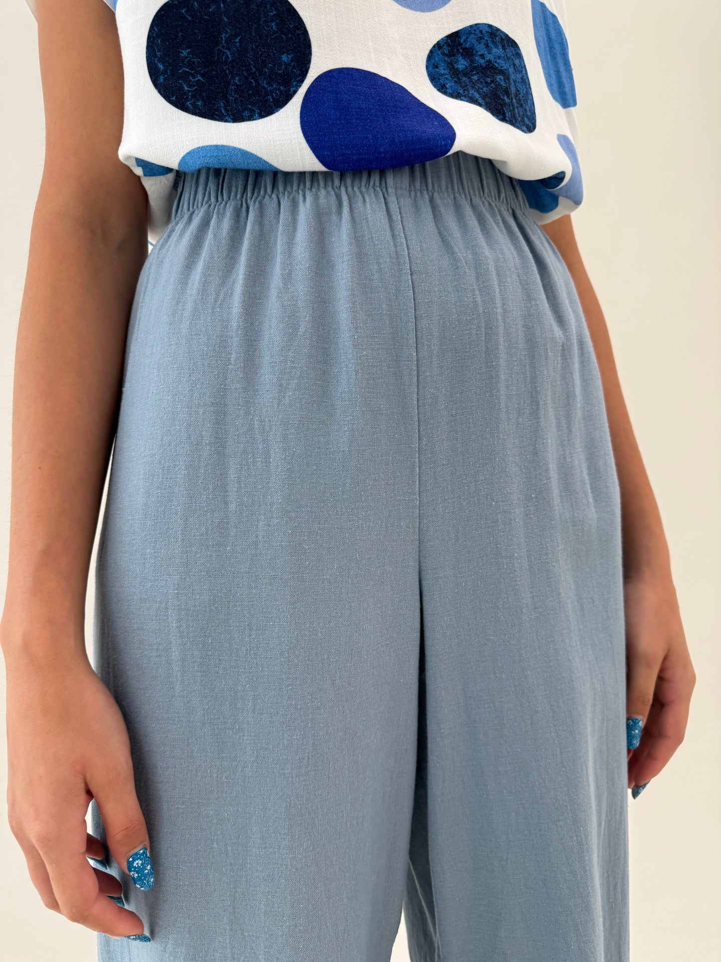Pantaloni petite palazzo dusty baby blue din in cu talie ultra înaltă elastică
