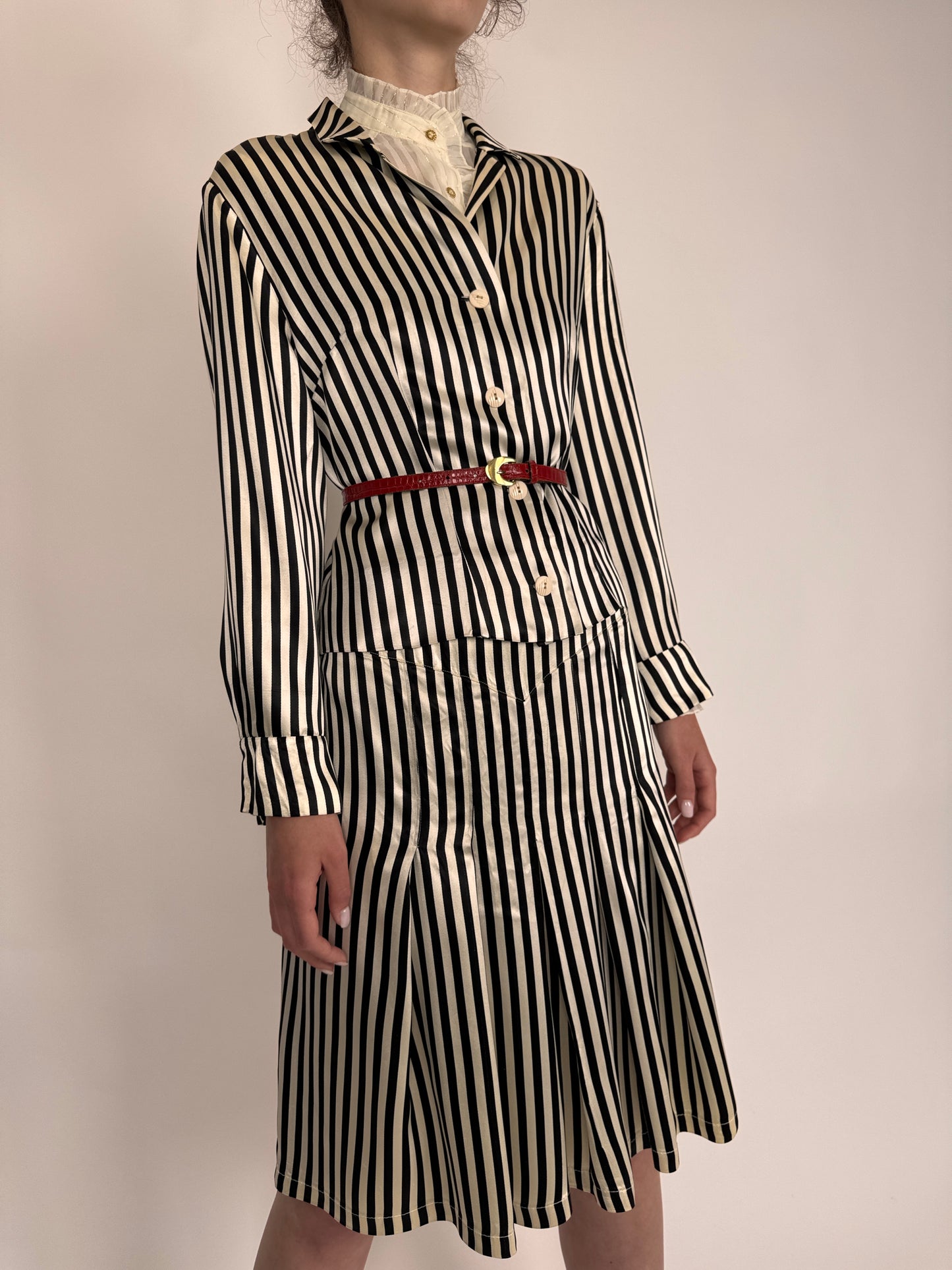 Set vintage satinat în dungi ivoire cu negru