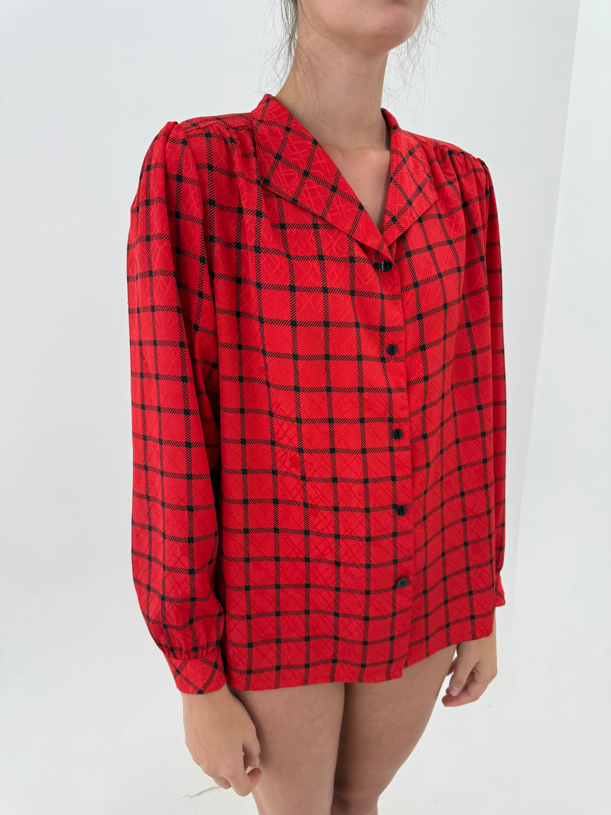 Cămașa vintage cherry red în carouri din vascoza premium texturată
